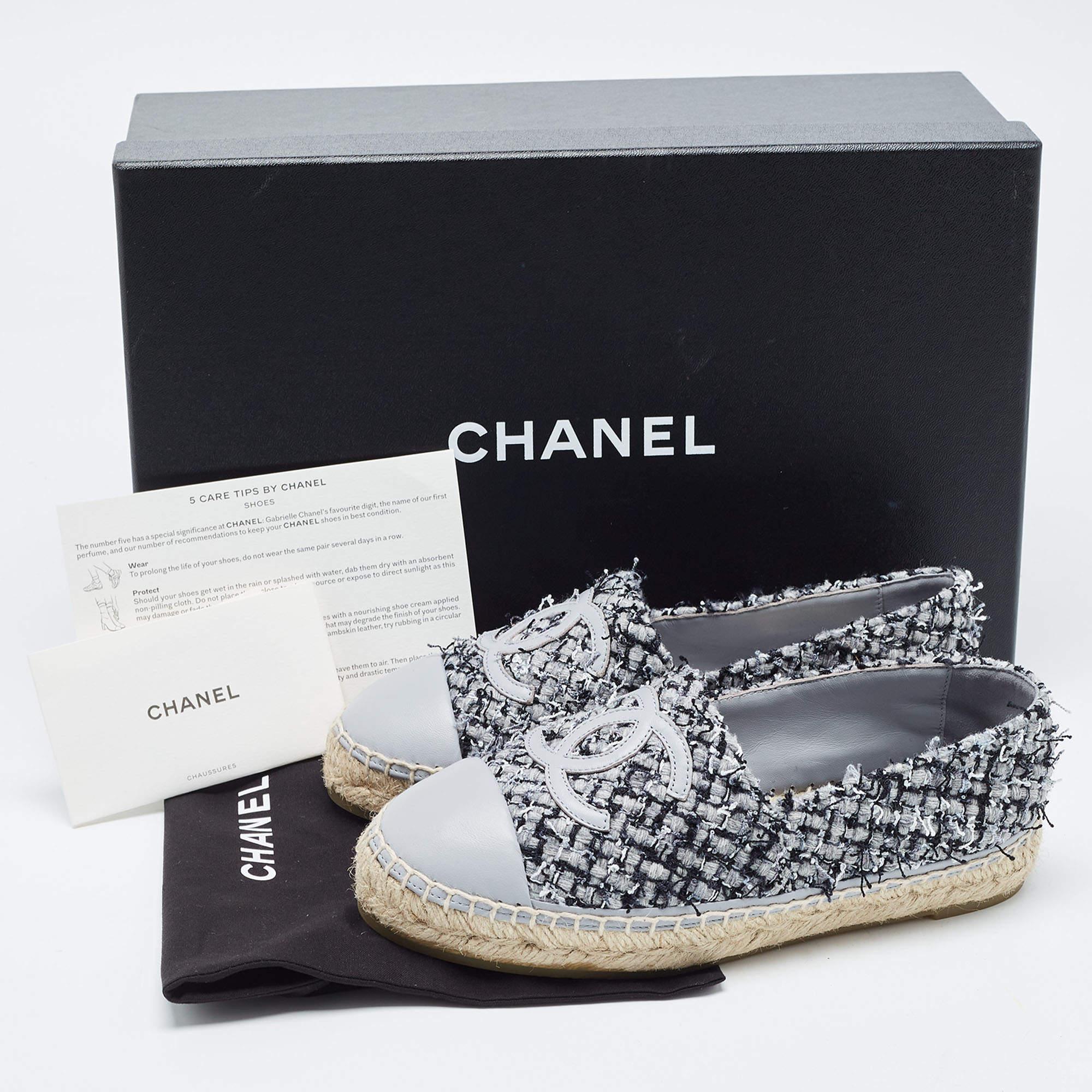 Chanel Grey Tweed and Leather Cap Toe CC Espadrille Flats Size 36 4