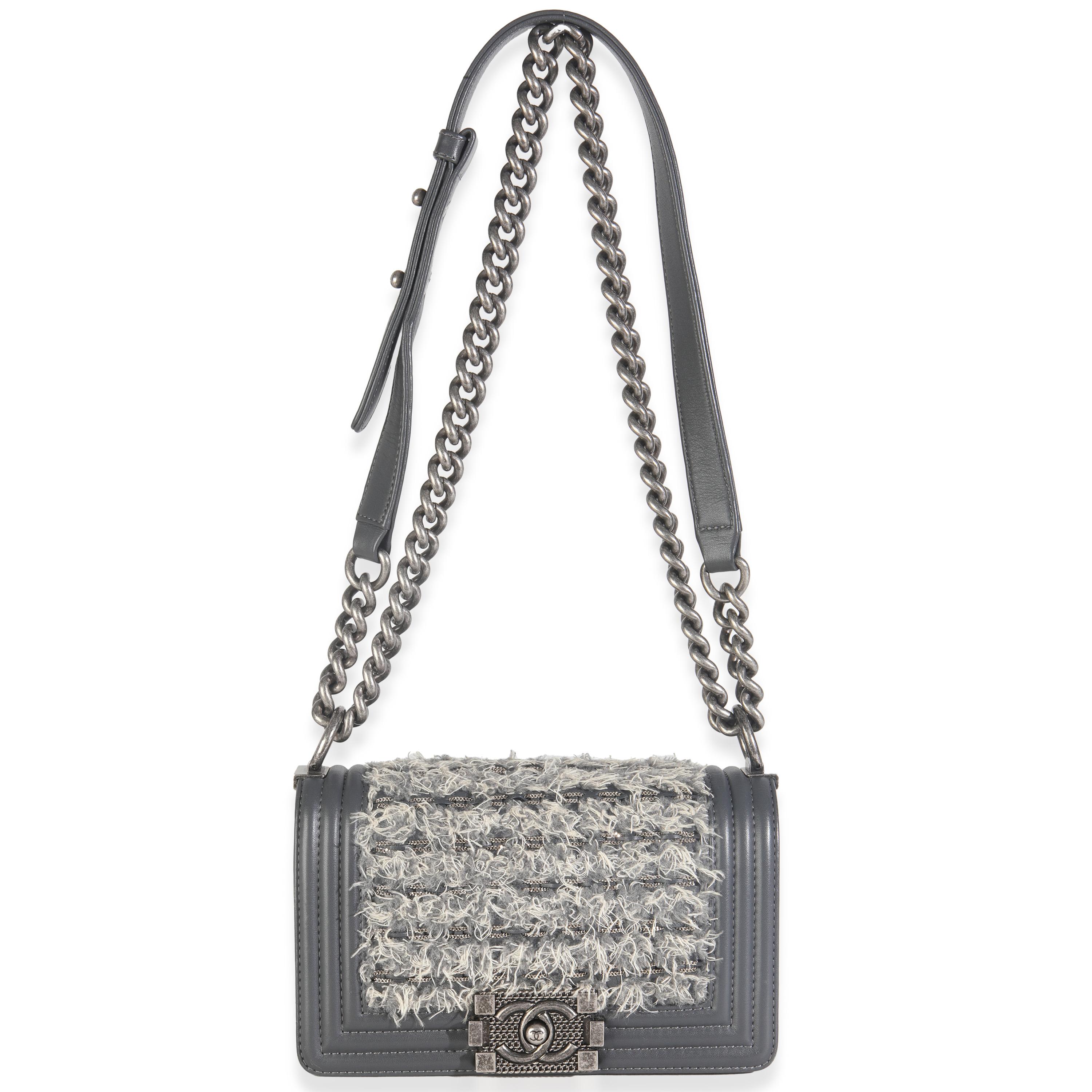 Chanel - Petit sac à main en tweed gris et en cuir de veau noir en vente 2