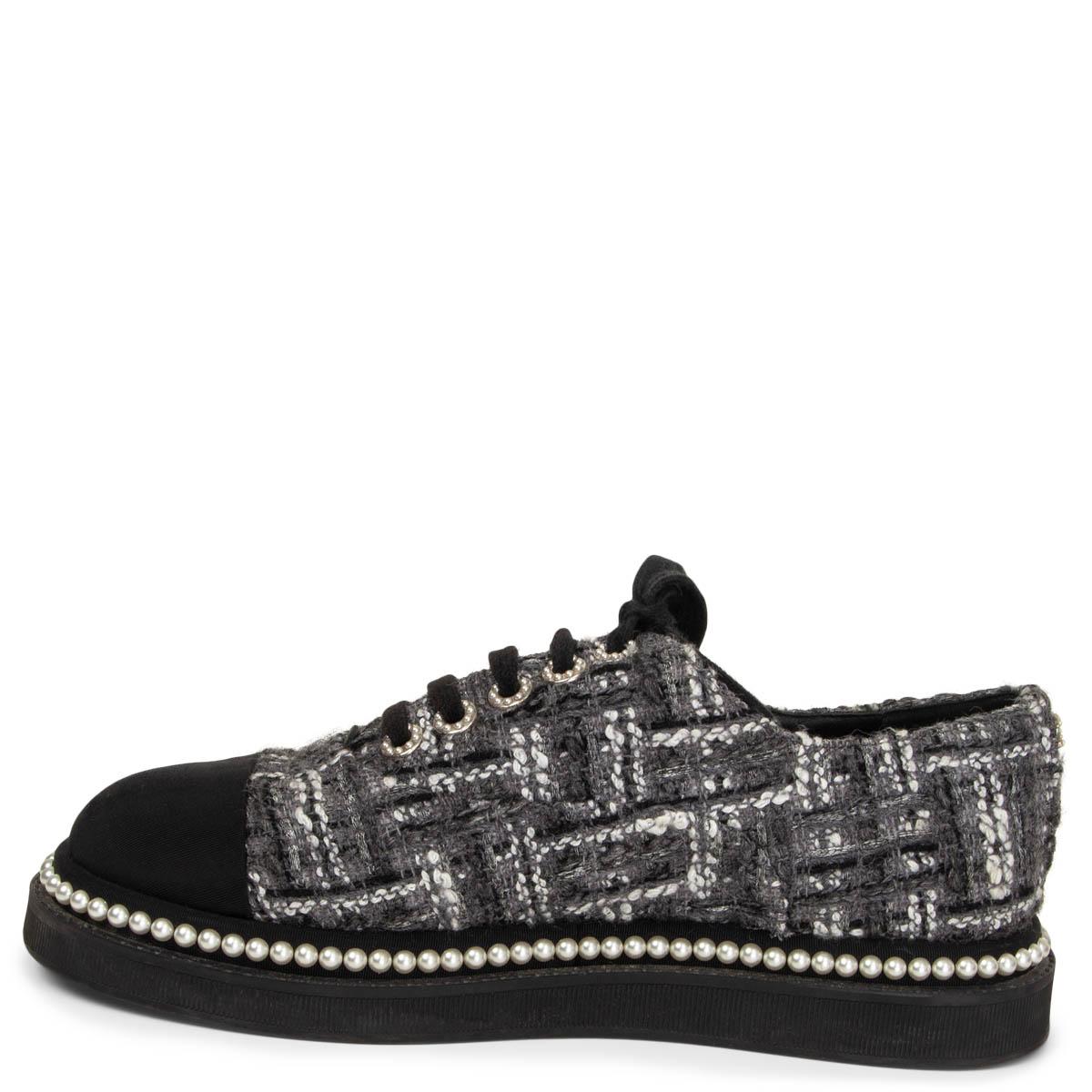 Black CHANEL grey TWEED & PEARL EMBELLISHED Derby Flats Shoes 38.5