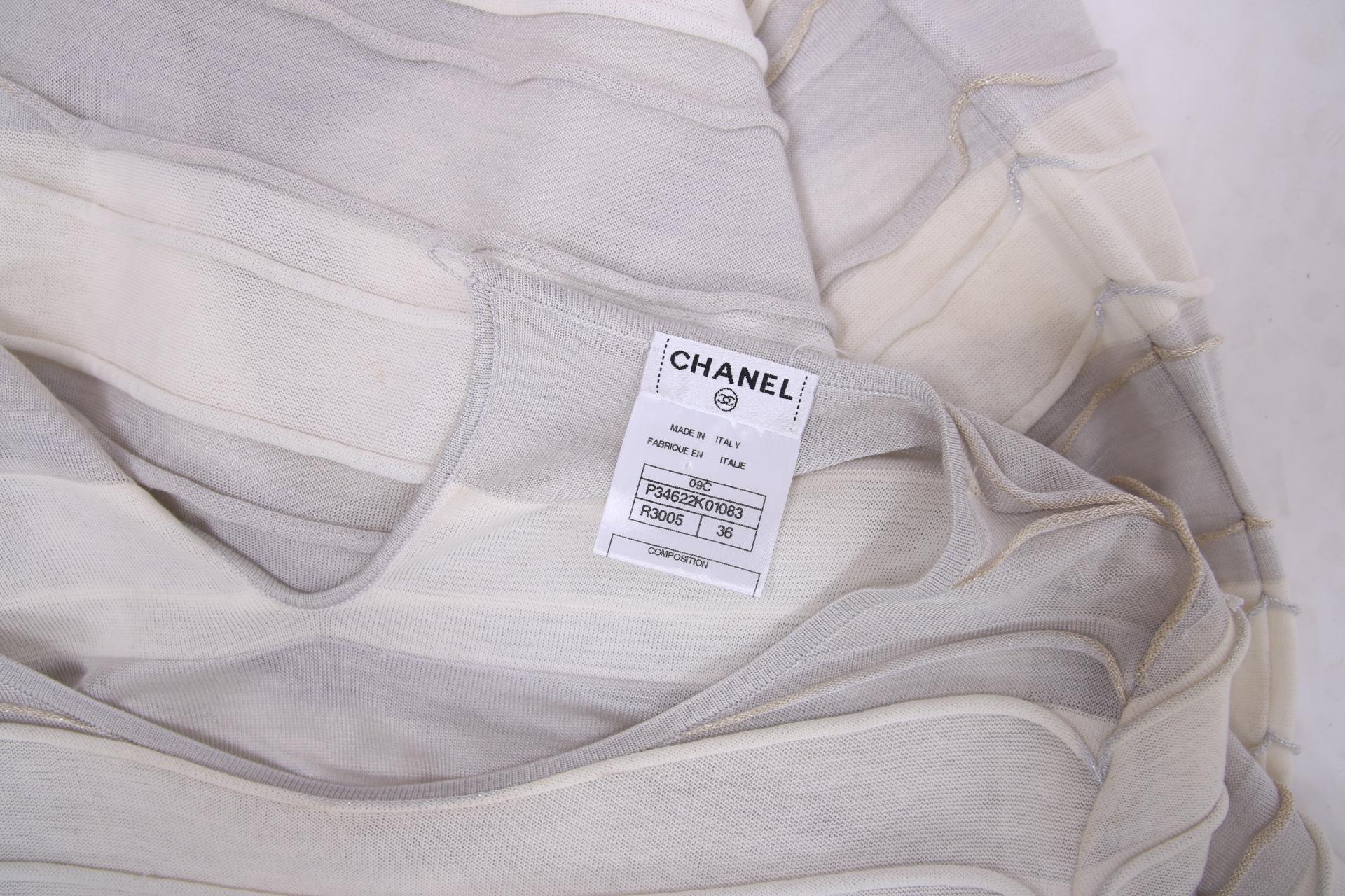 Chanel - Robe courte rayée grise et blanche 2009 en vente 1