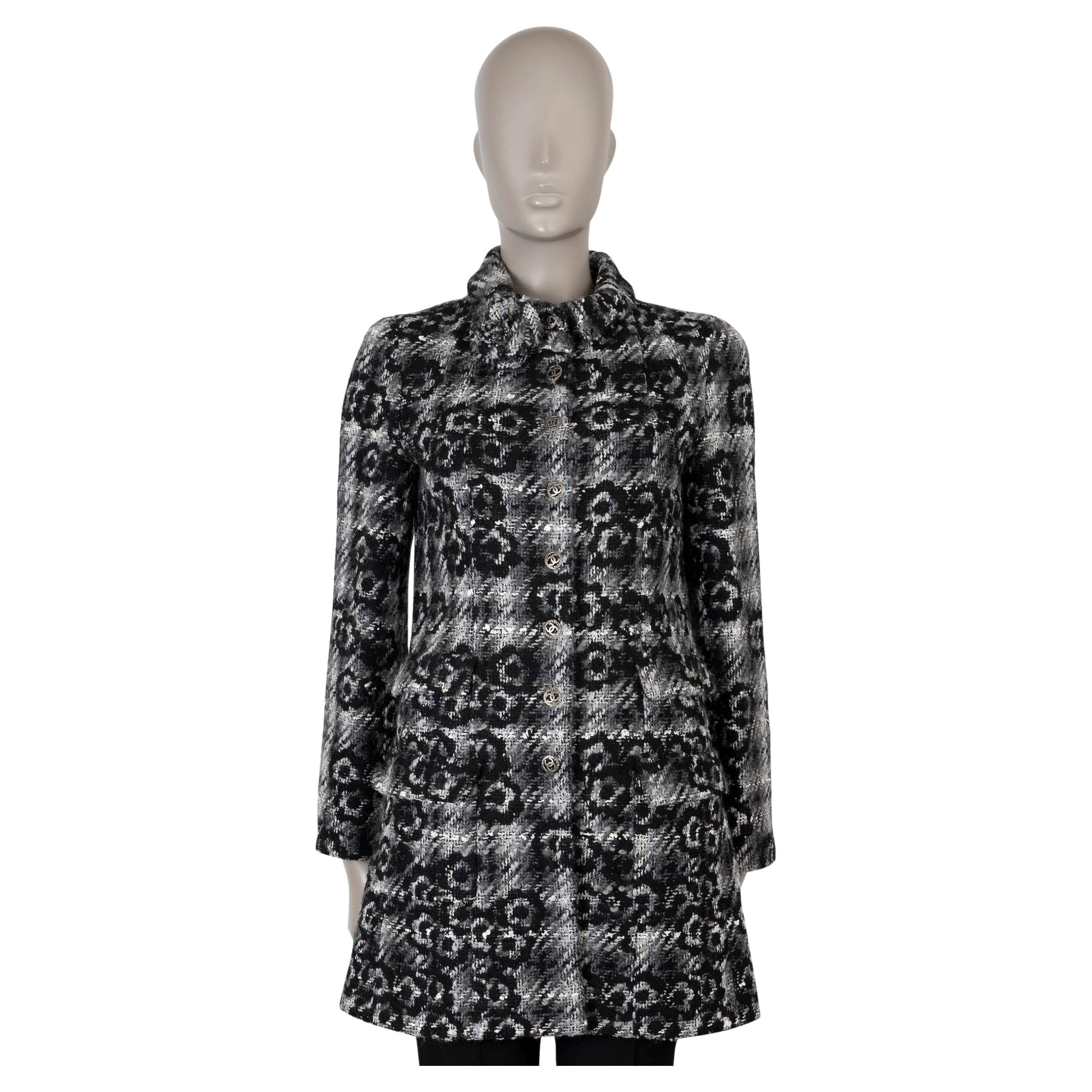 CHANEL grey wool 05A CAMELLIA TWEED Coat Jacket M en venta