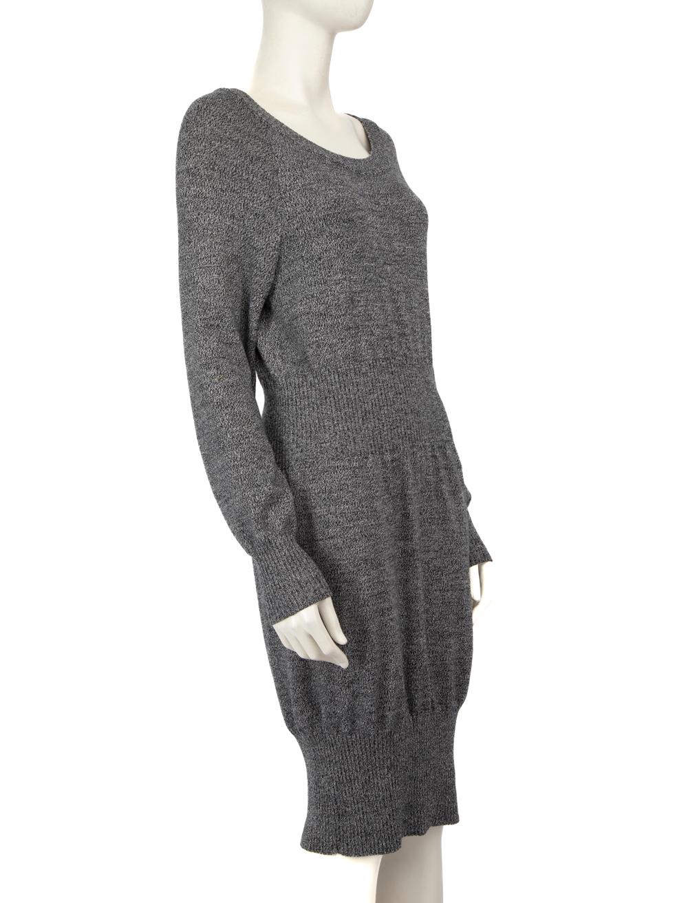 CONDITION is Very good. Minor wear to dress is evident. Light signs of wear on the front top, bottom, and right sleeve, with discoloration on this used Chanel designer resale item.



Details


Grey

Wool

Knitted dress

Midi

Long