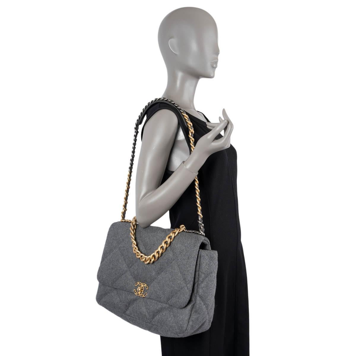 CHANEL grey wool felt 2022 19 MAXI Shoulder Bag 7