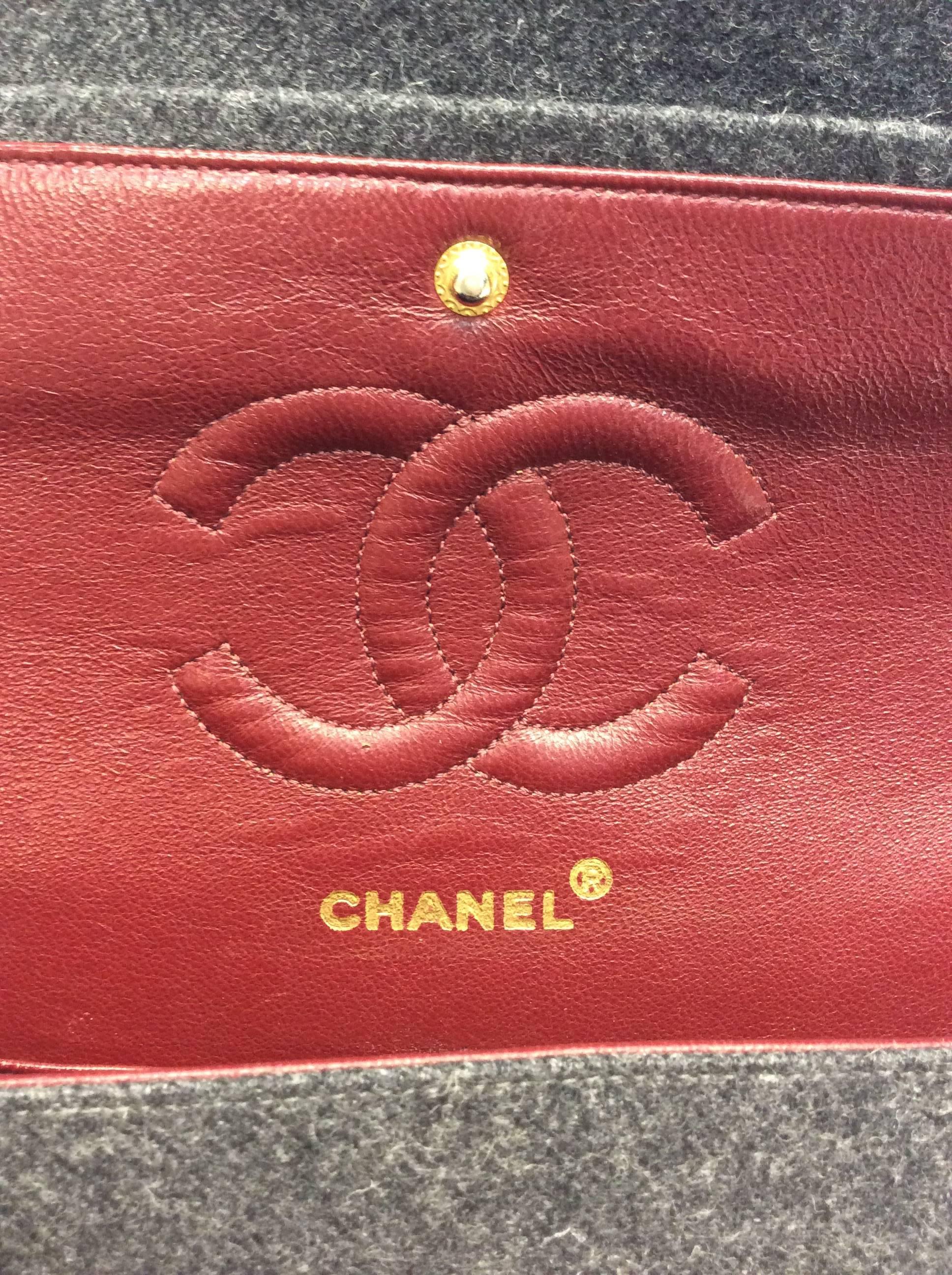 Chanel Grey Wool Shoulder Bag For Sale 2