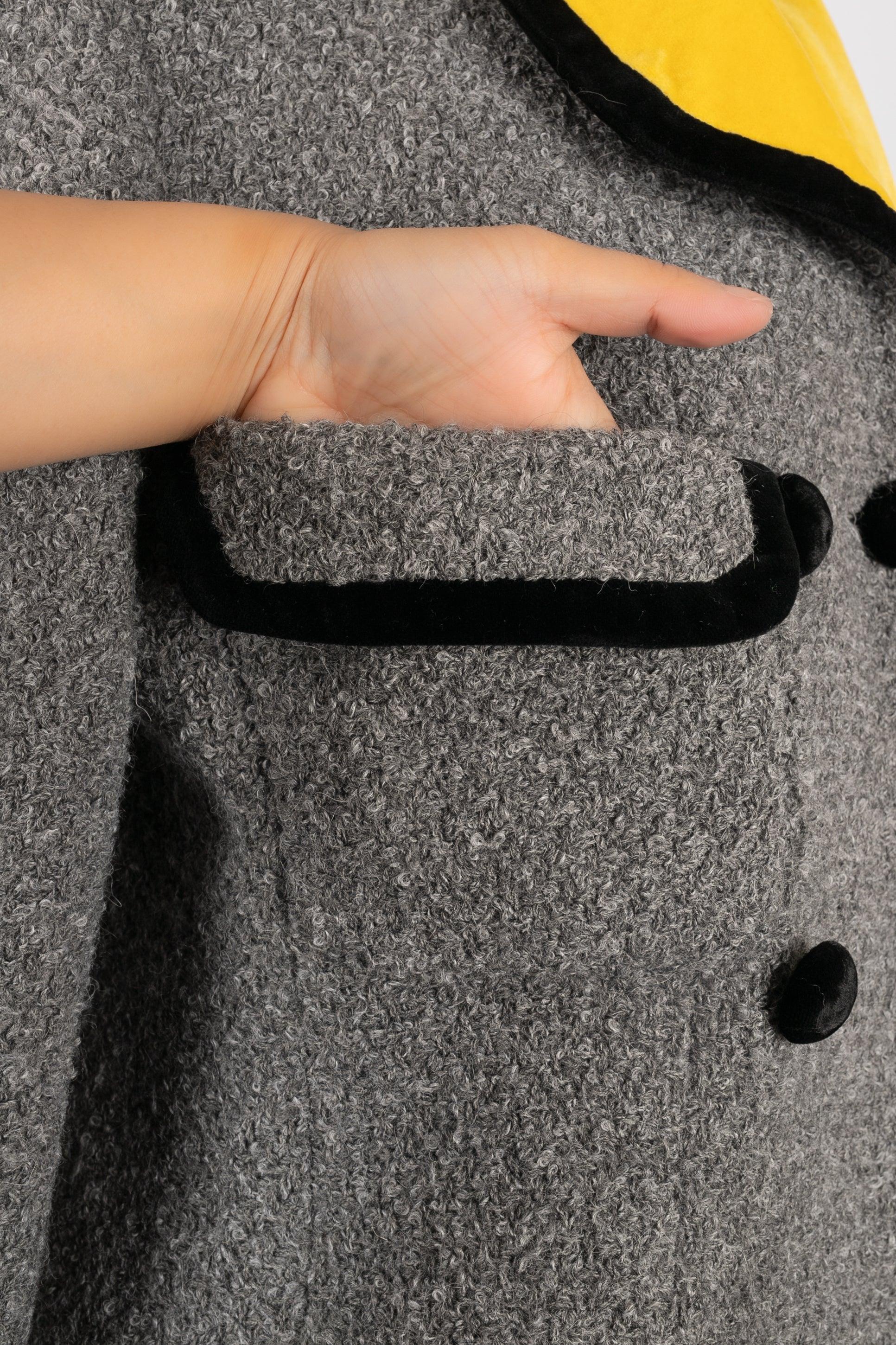 Chanel Grey Woolen Jacket with Yellow and Black Velvet 2