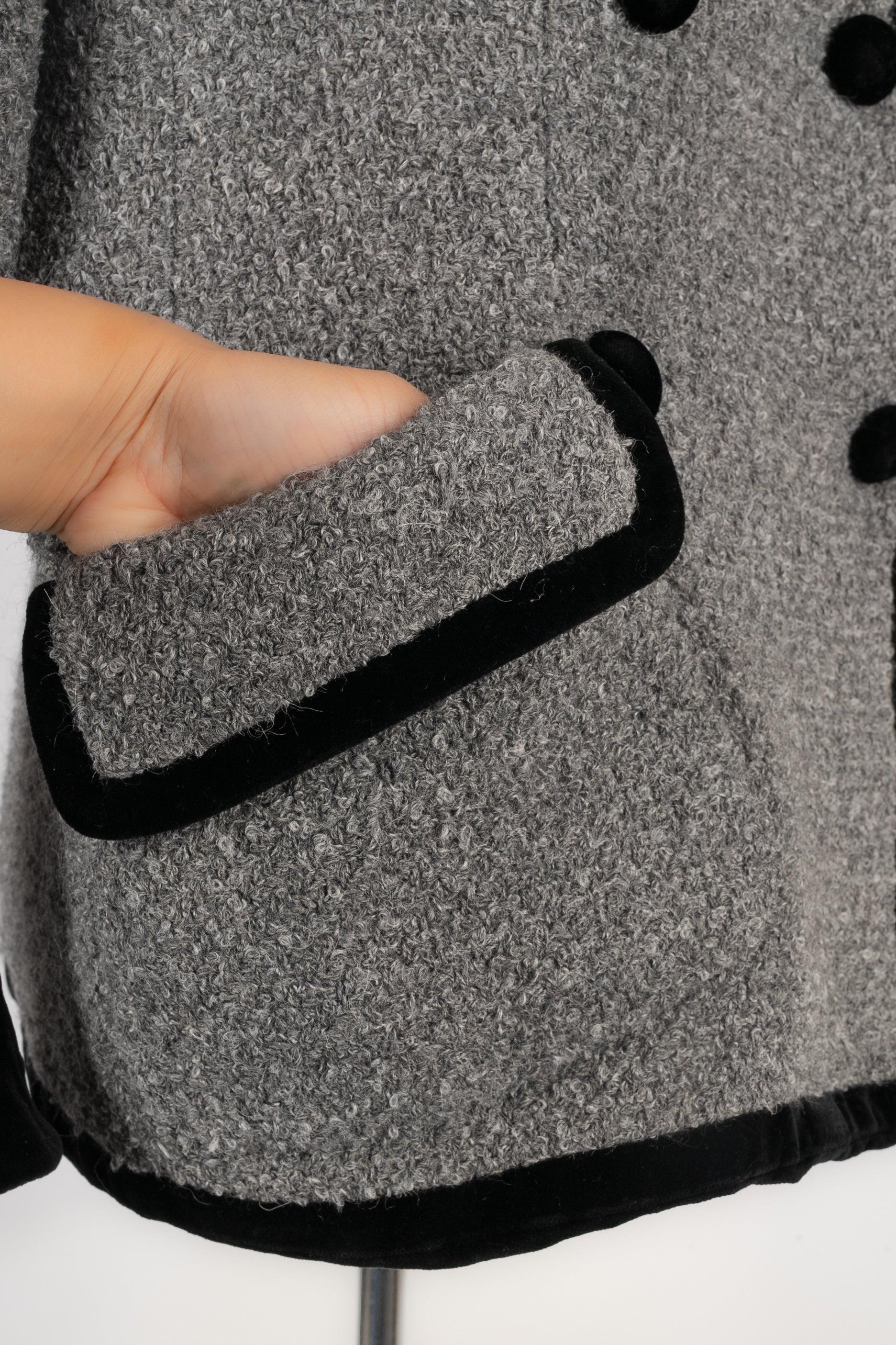 Chanel Grey Woolen Jacket with Yellow and Black Velvet 5