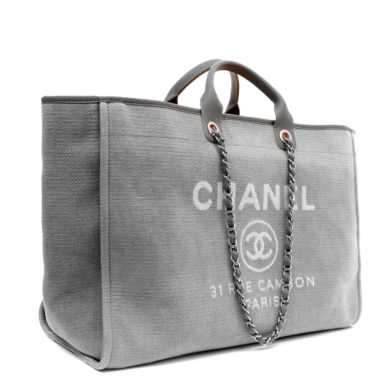 Deauville cloth tote Chanel Grey in Cloth - 31963479