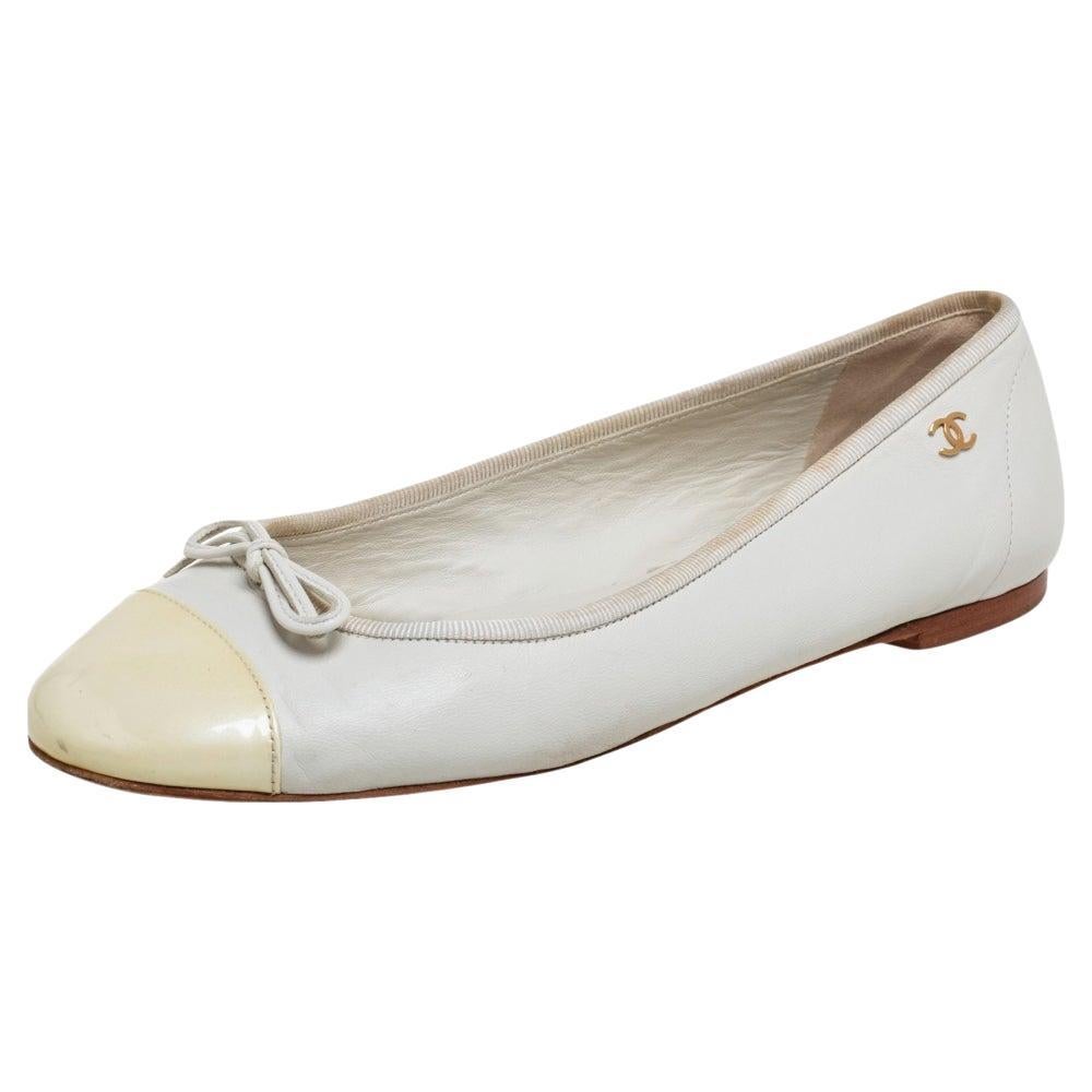 Chanel Grey/Yellow Patent And Leather Cap Toe Bow Ballet Flats Size 37 at  1stDibs