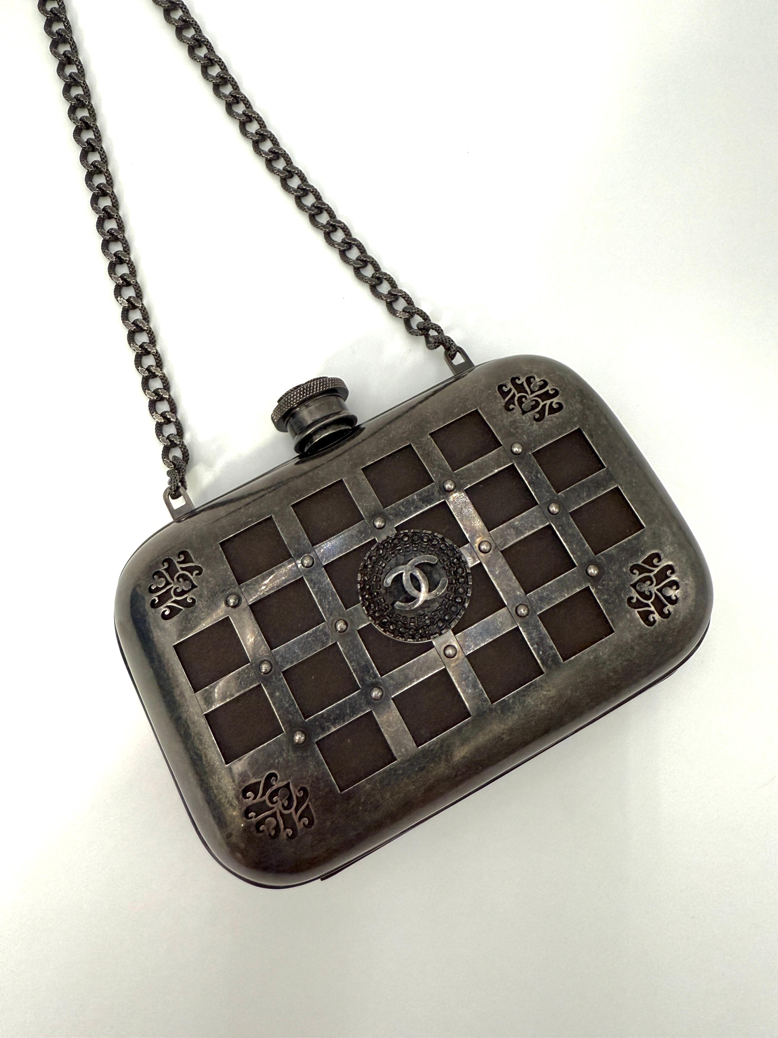 Chanel Grid Cage Minaudière Bag - Collectional Paris-Edinburgh Excellent état - En vente à San Francisco, CA