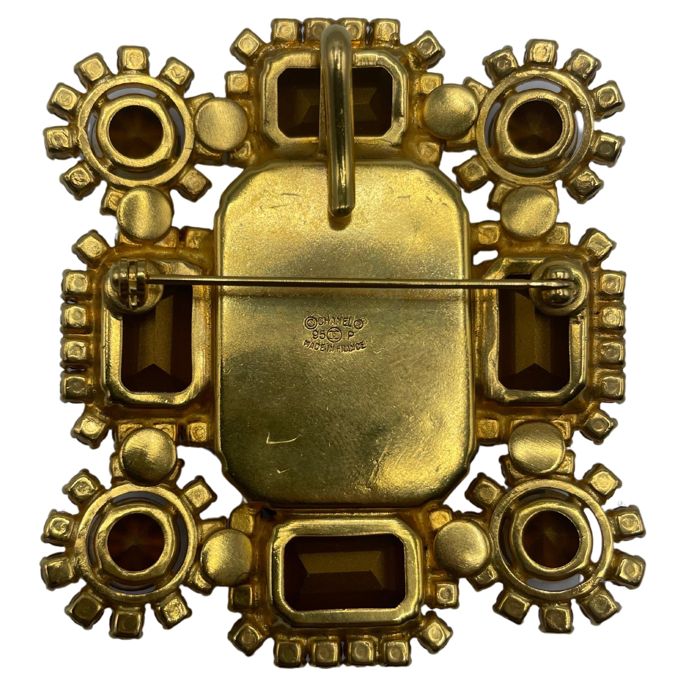 Chanel Gripoix 1995 Brooch In Good Condition In Palm Beach, FL