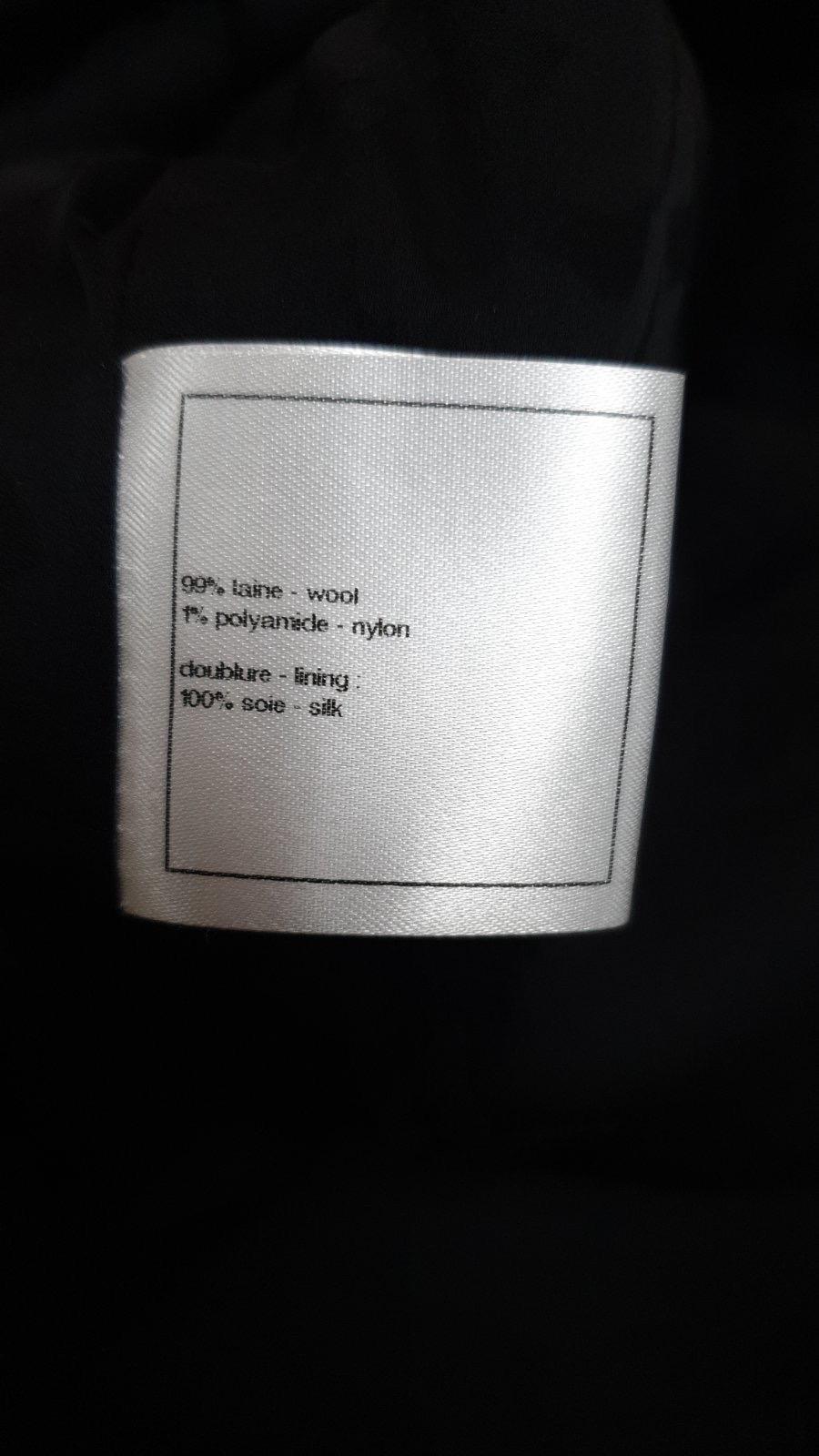 Noir Chanel Veste en tweed noir à boutons Sz.44 en vente