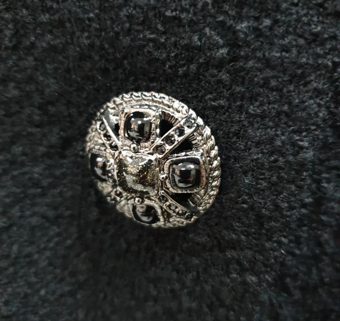 Chanel Veste en tweed noir à boutons Sz.44 Excellent état - En vente à Krakow, PL