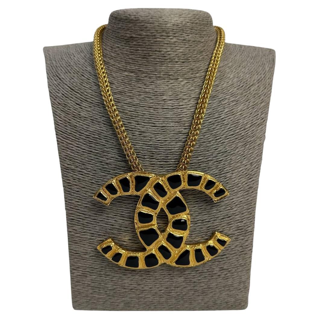 Chanel Gripoix CC Logo Pendant Necklace For Sale