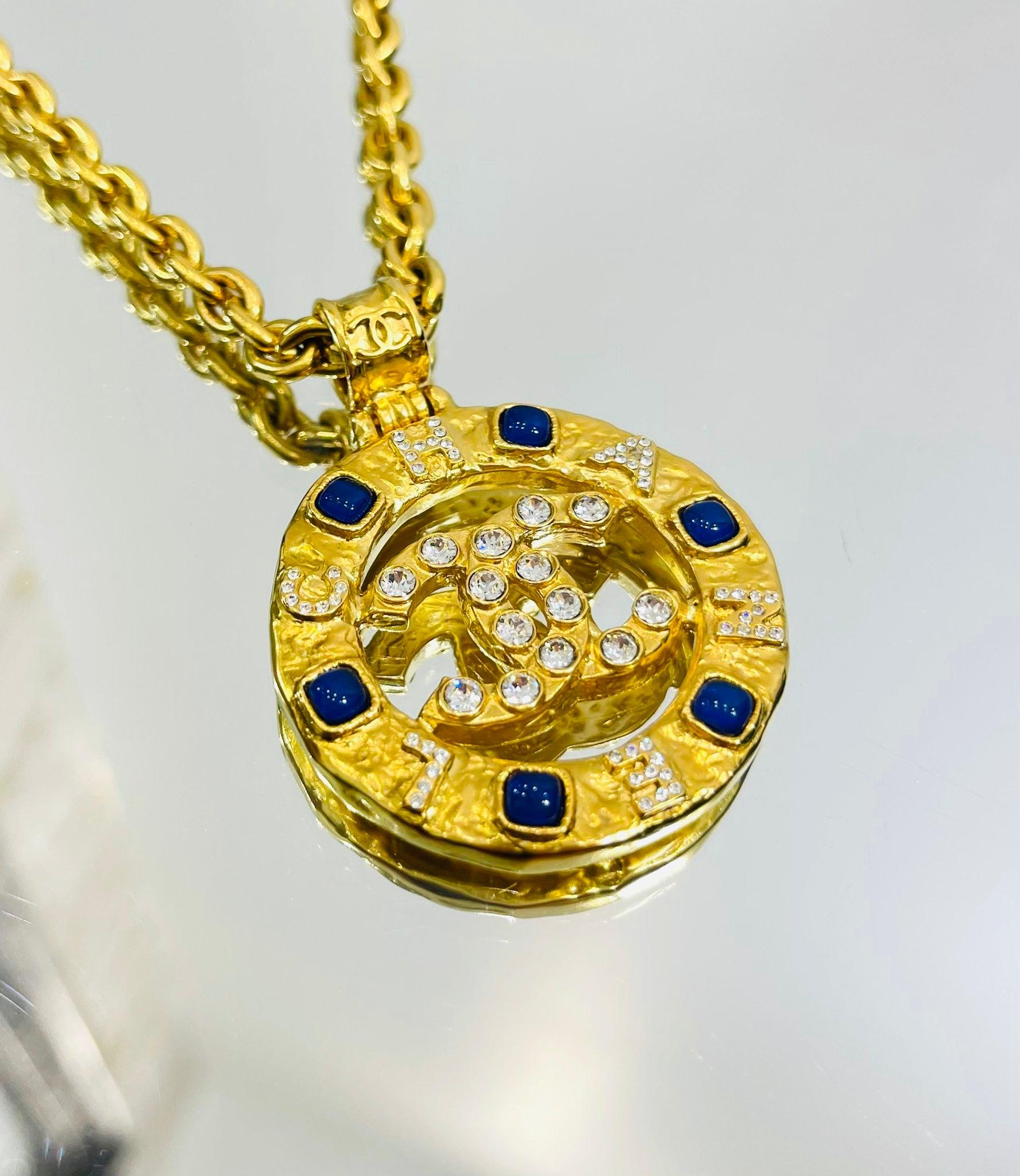 Modern Chanel Gripoix & Crystal 'CC' Logo Medallion Necklace For Sale