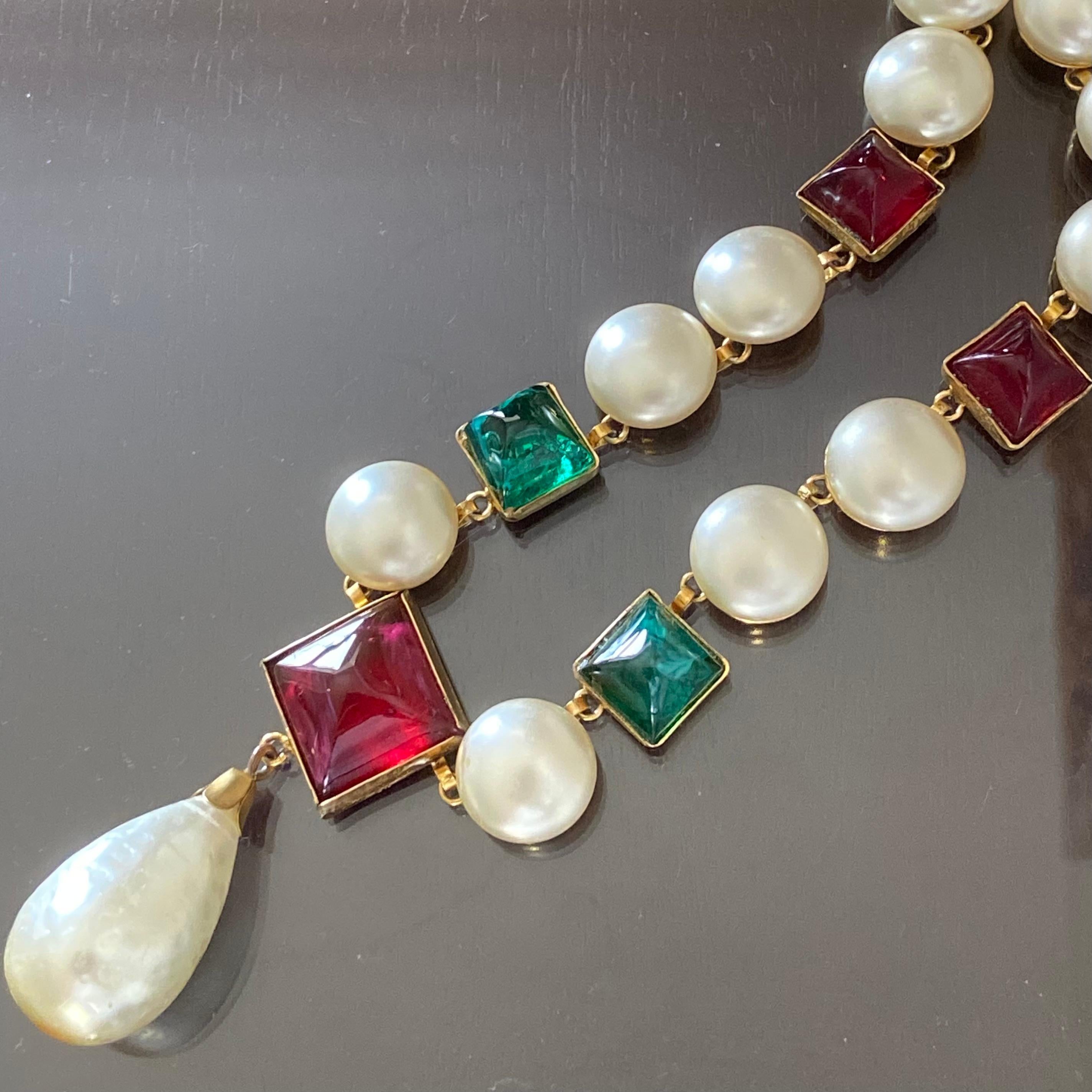 Collana con perle di vetro Chanel Gripoix In condizioni buone in vendita a Warminster, GB
