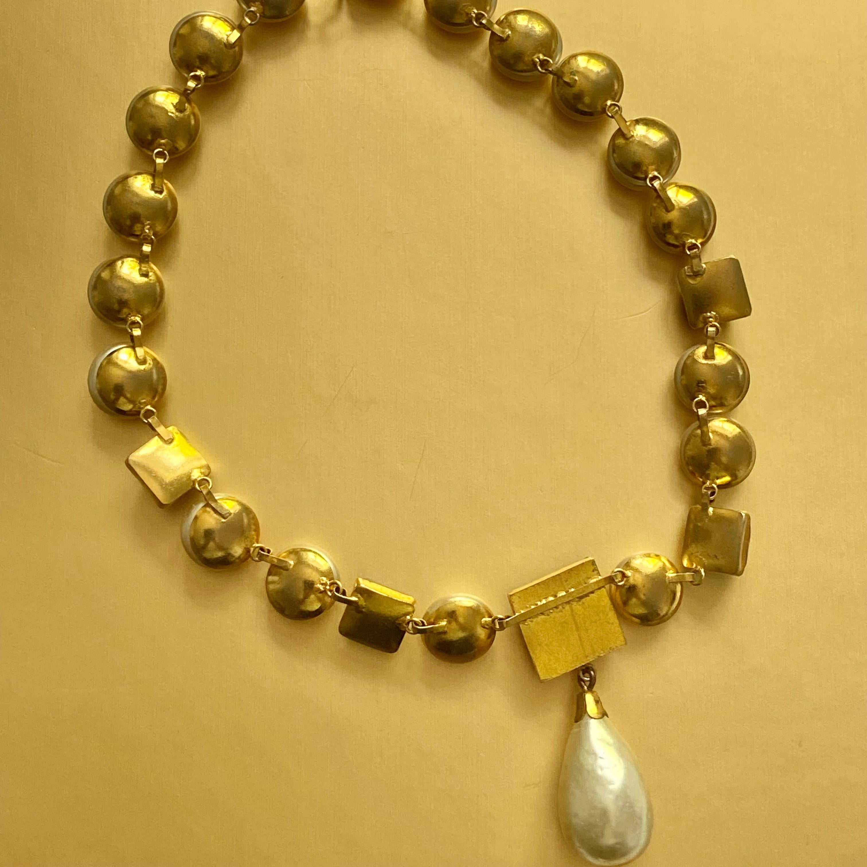 Collana con perle di vetro Chanel Gripoix in vendita 2