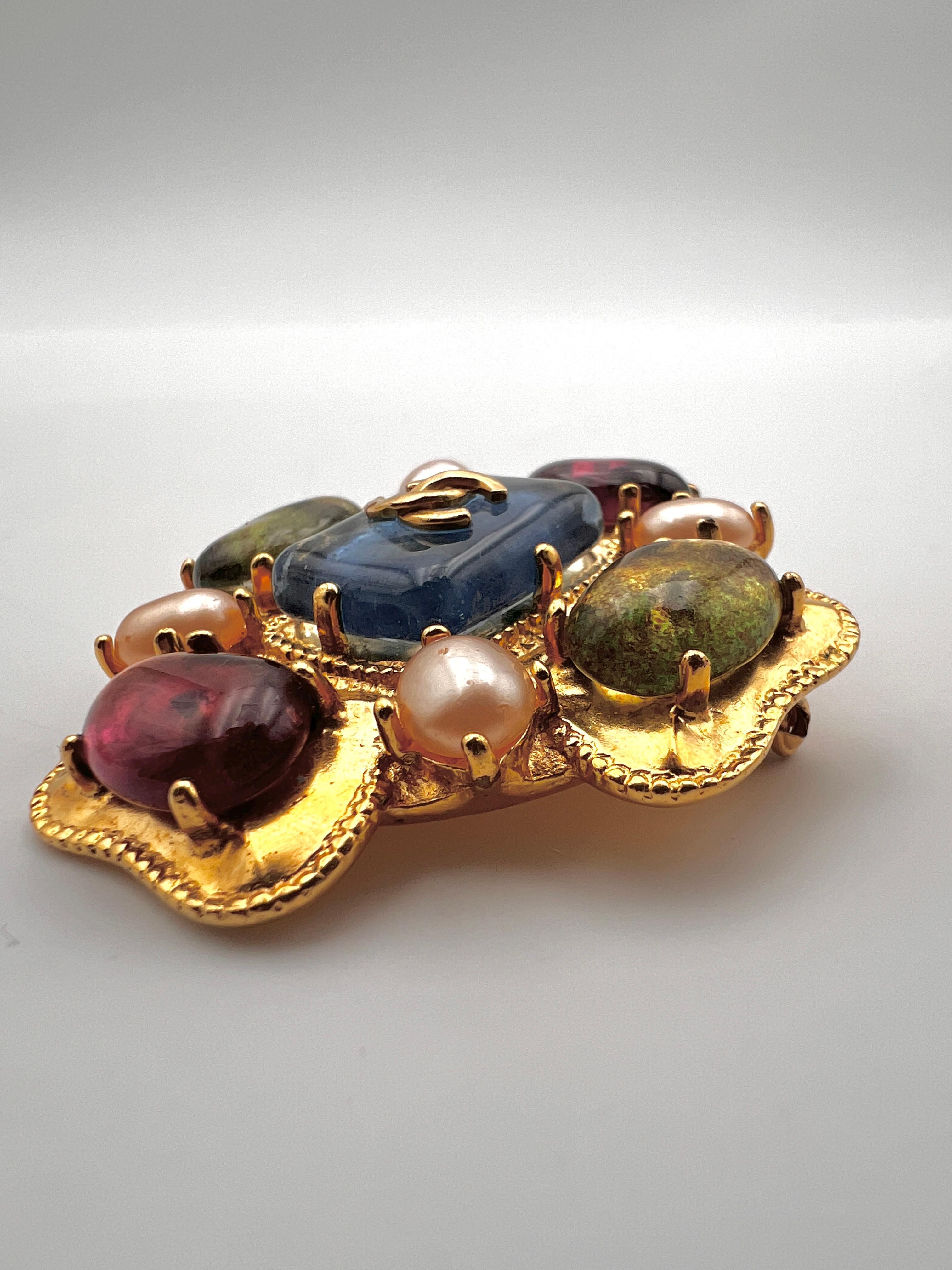 Chanel Gripoix broche de cristal fundido 1997 París en Bueno estado para la venta en Palm Beach, FL