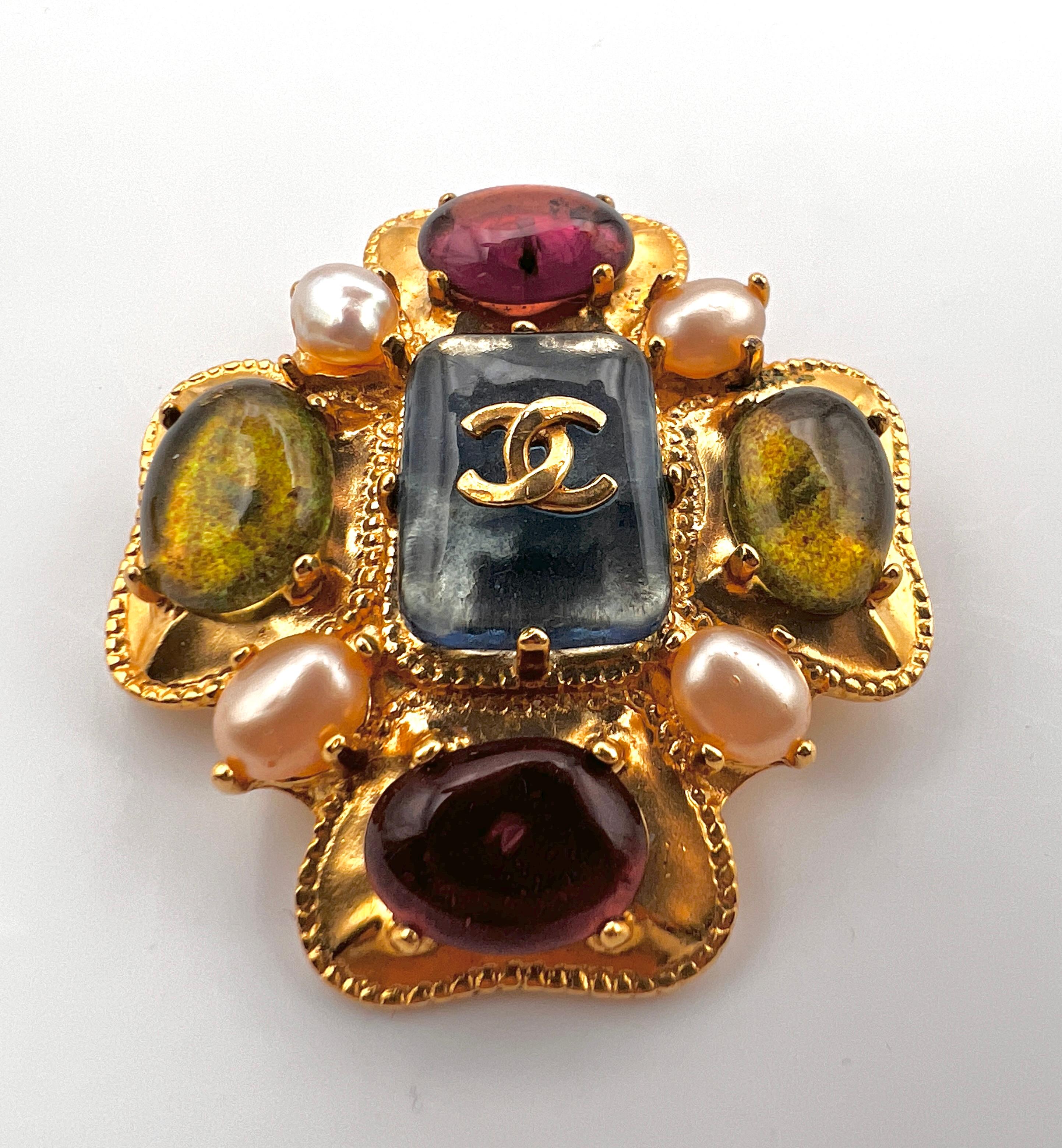 Chanel Gripoix broche de cristal fundido 1997 París en venta 1