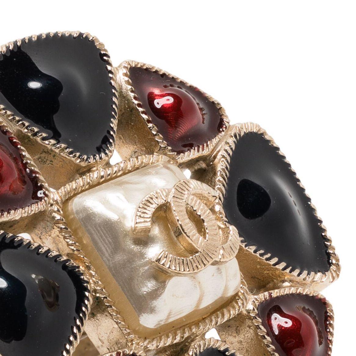 Chanel Gripoix CC Flower Ring In Excellent Condition For Sale In London, GB