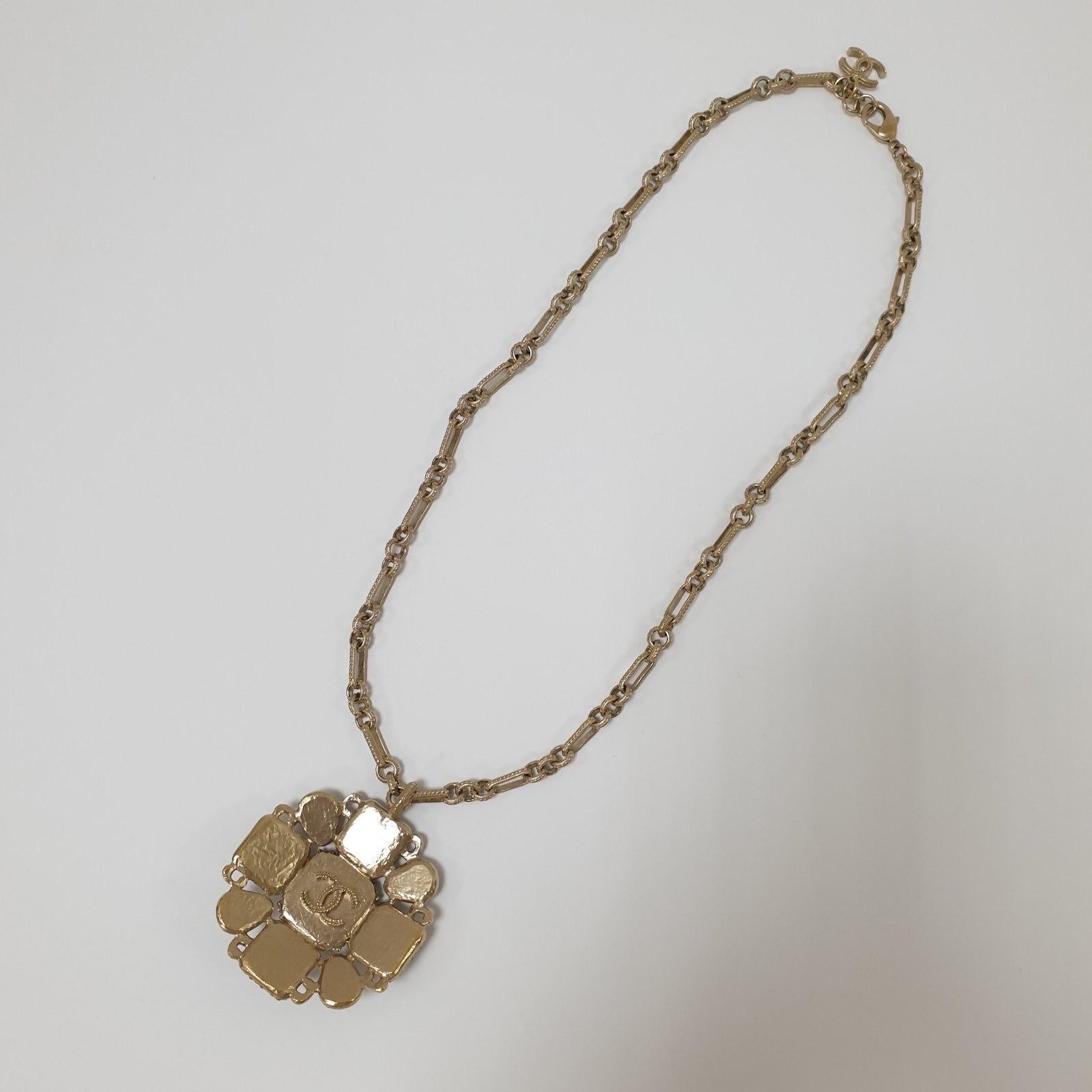 Chanel Gripoix & Strass CC Pendant Necklace For Sale 1