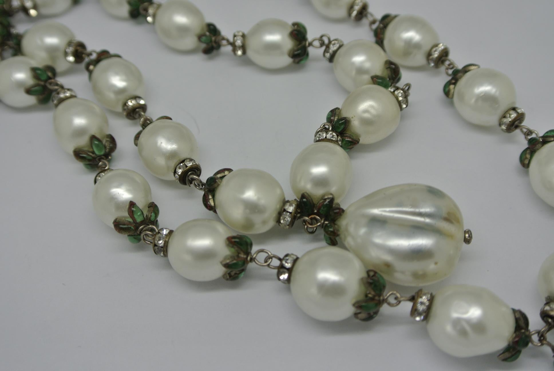 Women's or Men's Chanel Gripoix unsigned green poured glass drop faux pearl necklace For Sale
