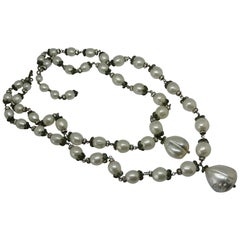 Chanel Gripoix unsigned green poured glass drop faux pearl necklace