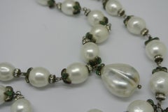 Chanel Gripoix unsigned green poured glass drop faux pearl necklace
