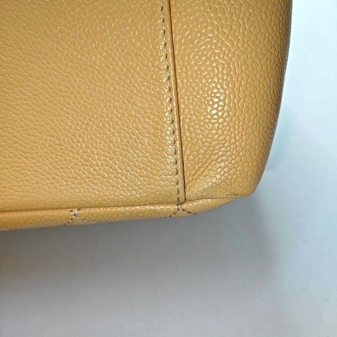 Chanel GST Grand Shopping Tote Beige Caviar Leather GM Gold Hardware For Sale 2