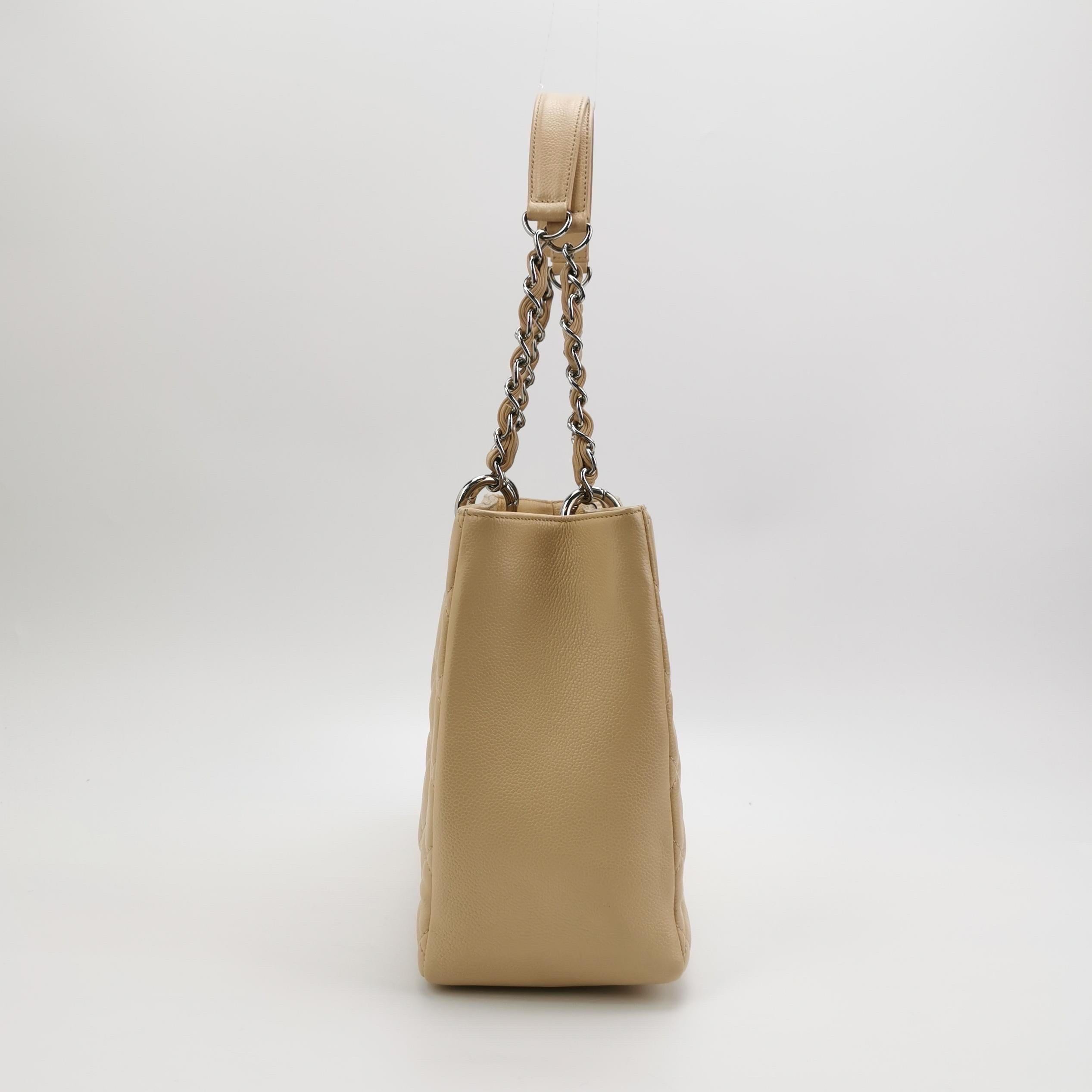 Chanel GST Grand Shopping Tote Beige Caviar Leather PM 2009-2010 For Sale 1