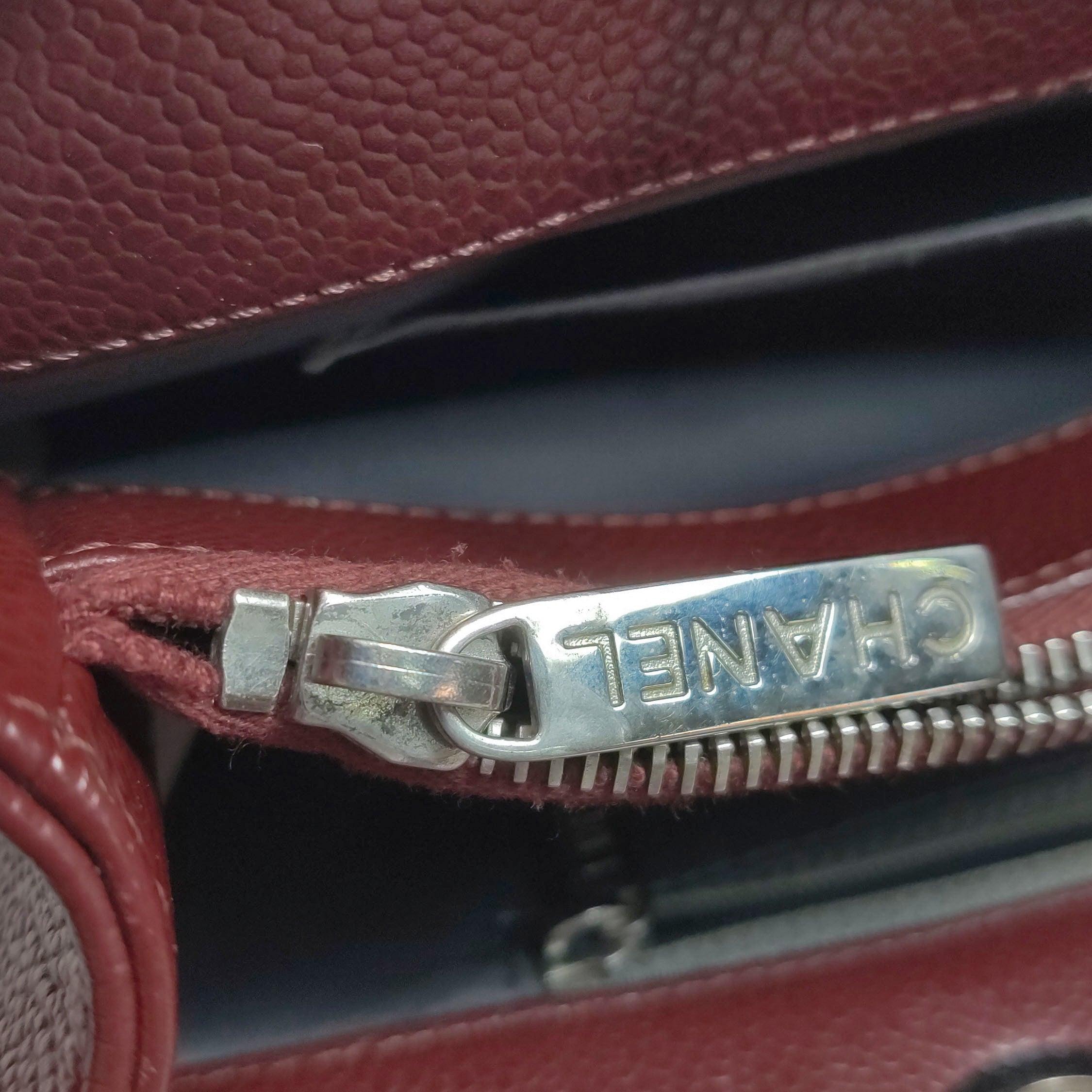 Chanel GST Grand Shopping Tote Piel Caviar Borgoña Herrajes Plateados GM en venta 11