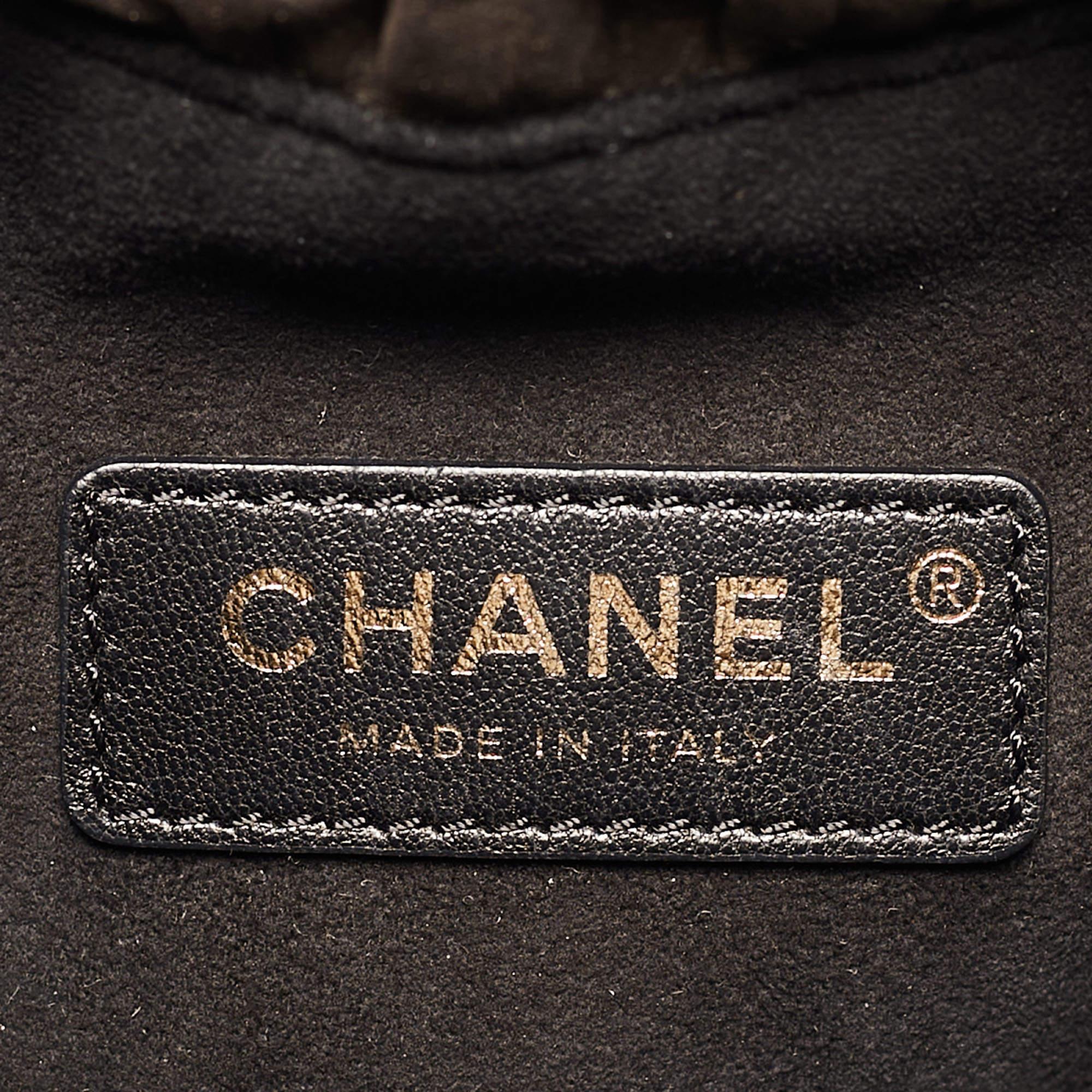 Chanel Coco Falten-Rucksack aus Rotguss-Metallleder im Angebot 1