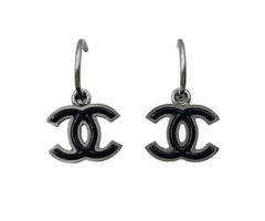 Chanel Gunmetal CC Negro Pop Up Pendientes de aro Piercing