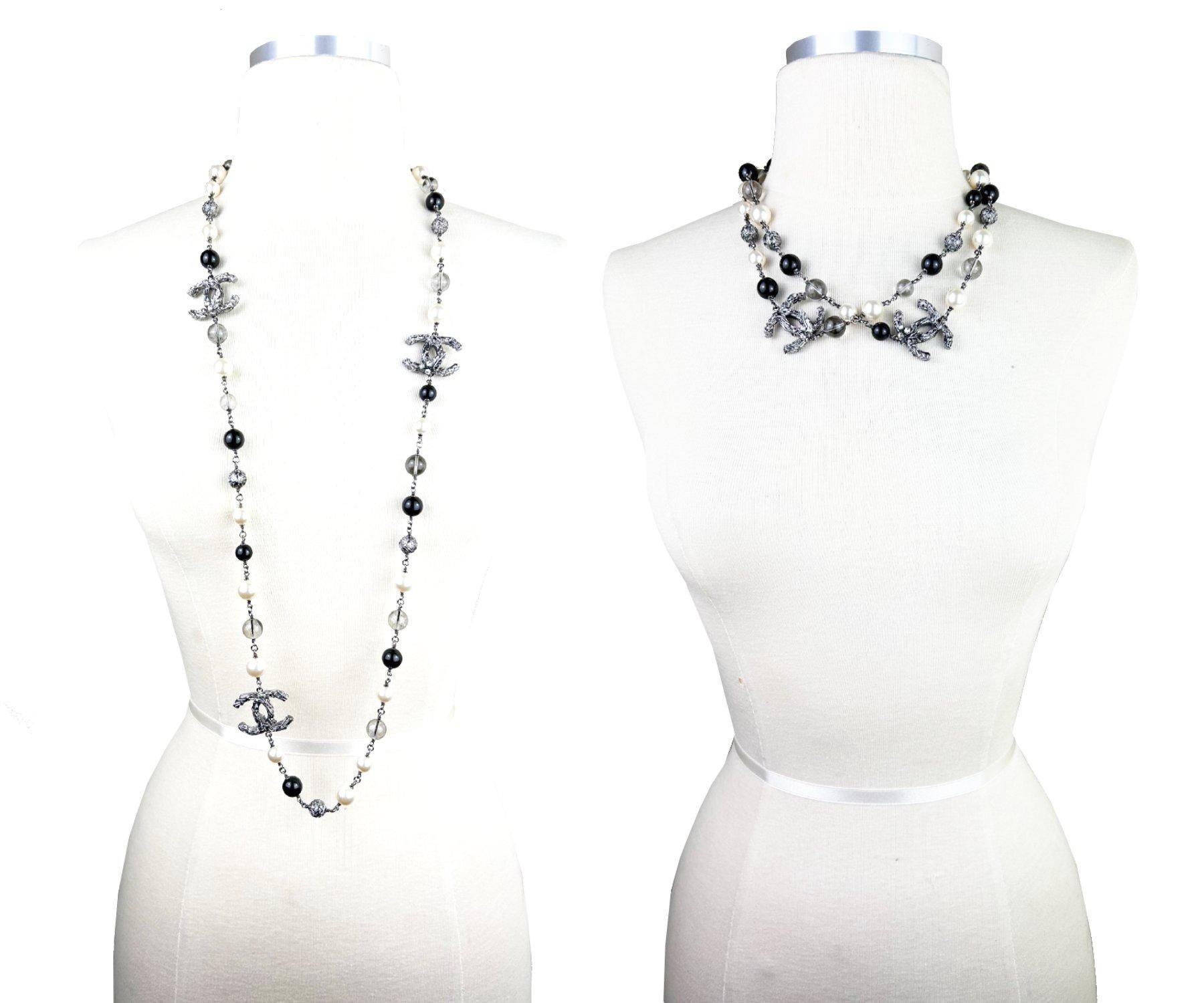 Chanel Collana con perle nere e Branch in metallo In condizioni ottime in vendita a Pasadena, CA