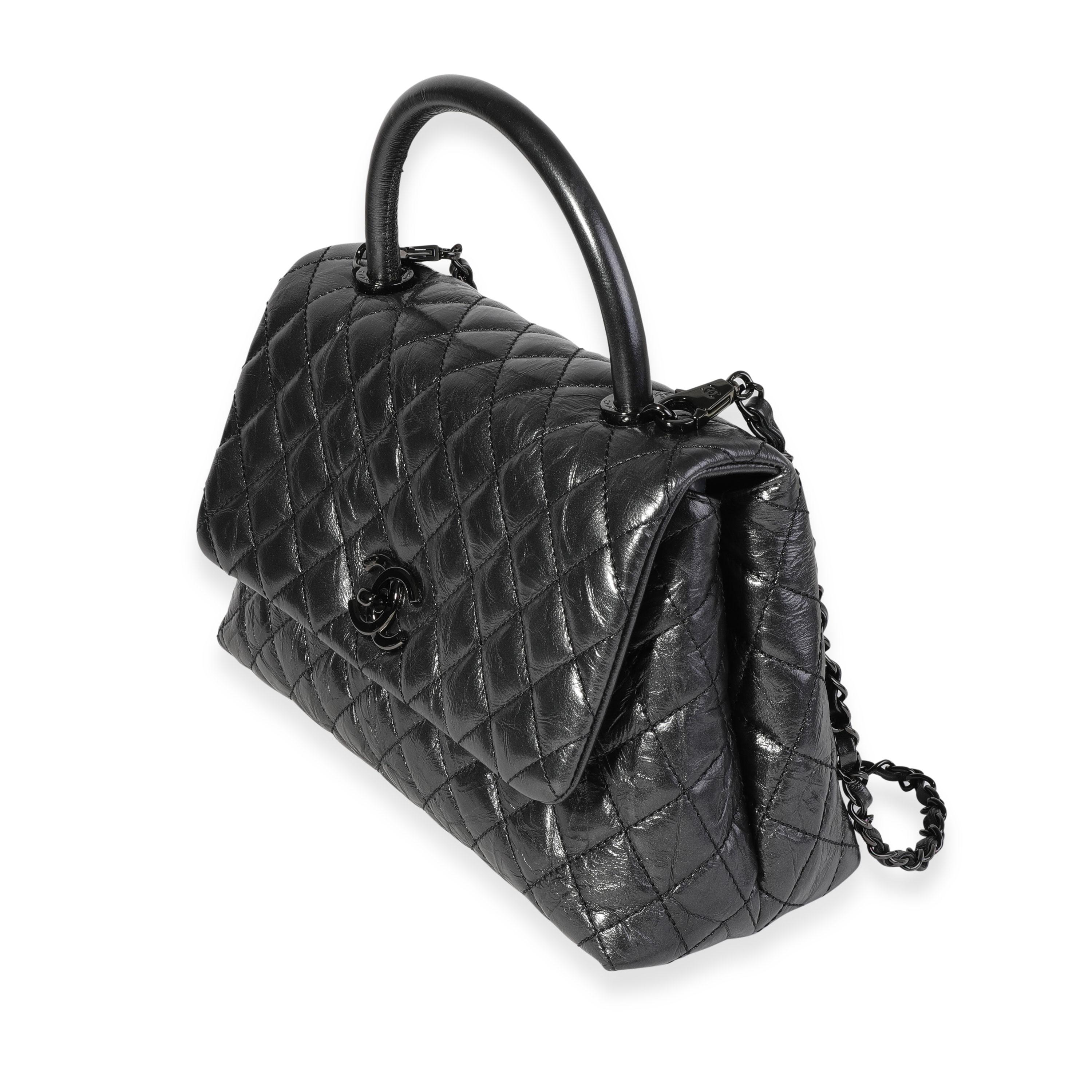Bolso Chanel de asa superior Coco Chanel mediano de piel de becerro envejecida acolchada en bronce de cañón en Excelente Estado en New York, NY