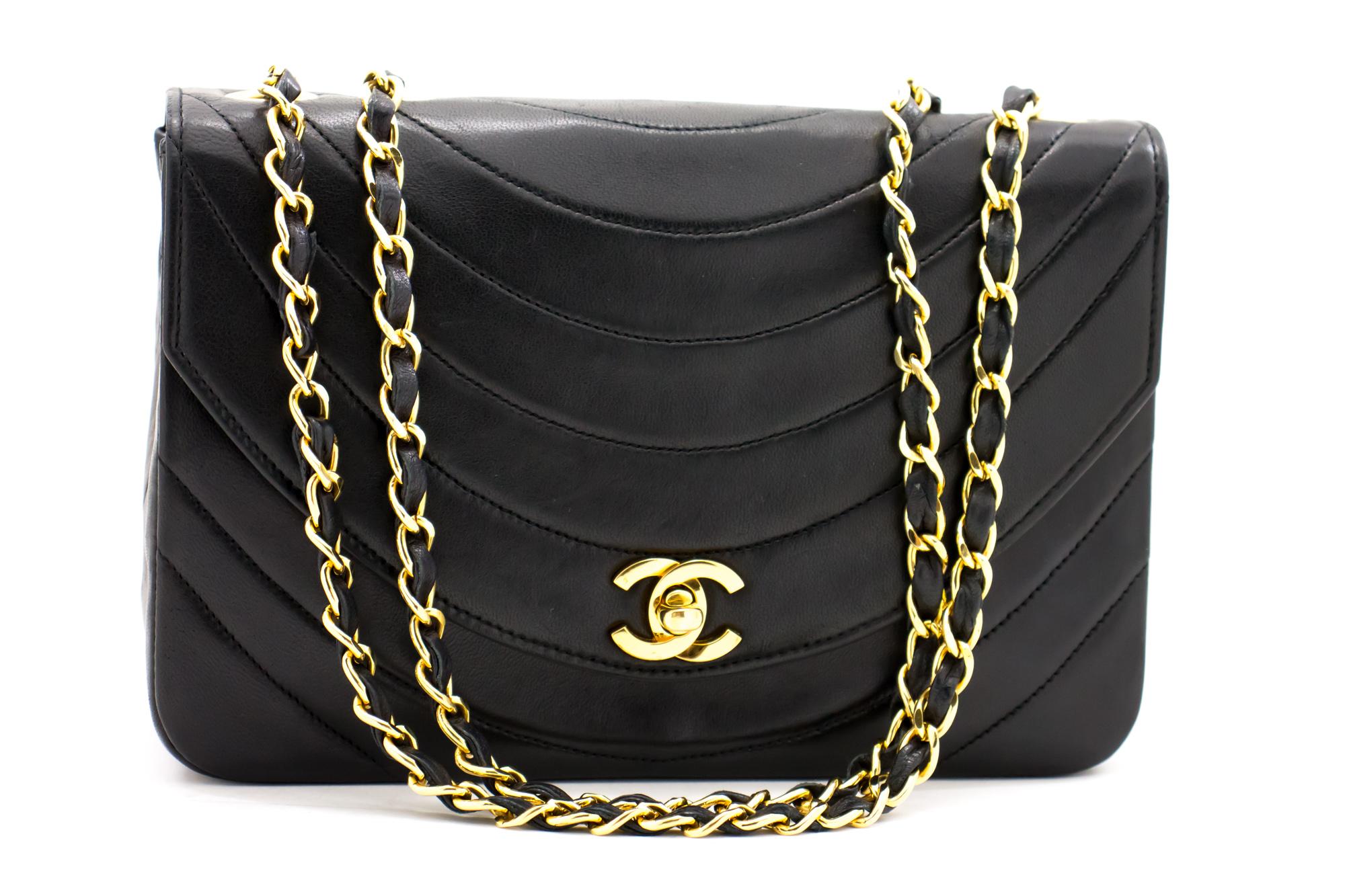 An authentic CHANEL Half Moon Chain Shoulder Bag Black Quilted Single Flap Lamb. The color is Black. The outside material is Leather. The pattern is Solid. This item is Vintage / Classic. The year of manufacture would be 1986-1988.
Conditions &