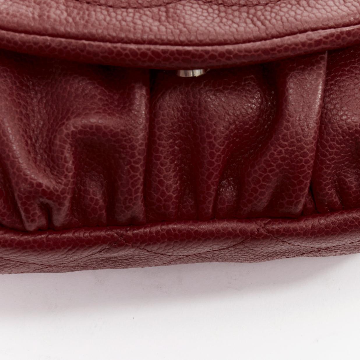 CHANEL Half Moon rot Kaviar Leder CC gesteppt Klappe Crossbody WOC Tasche im Angebot 3