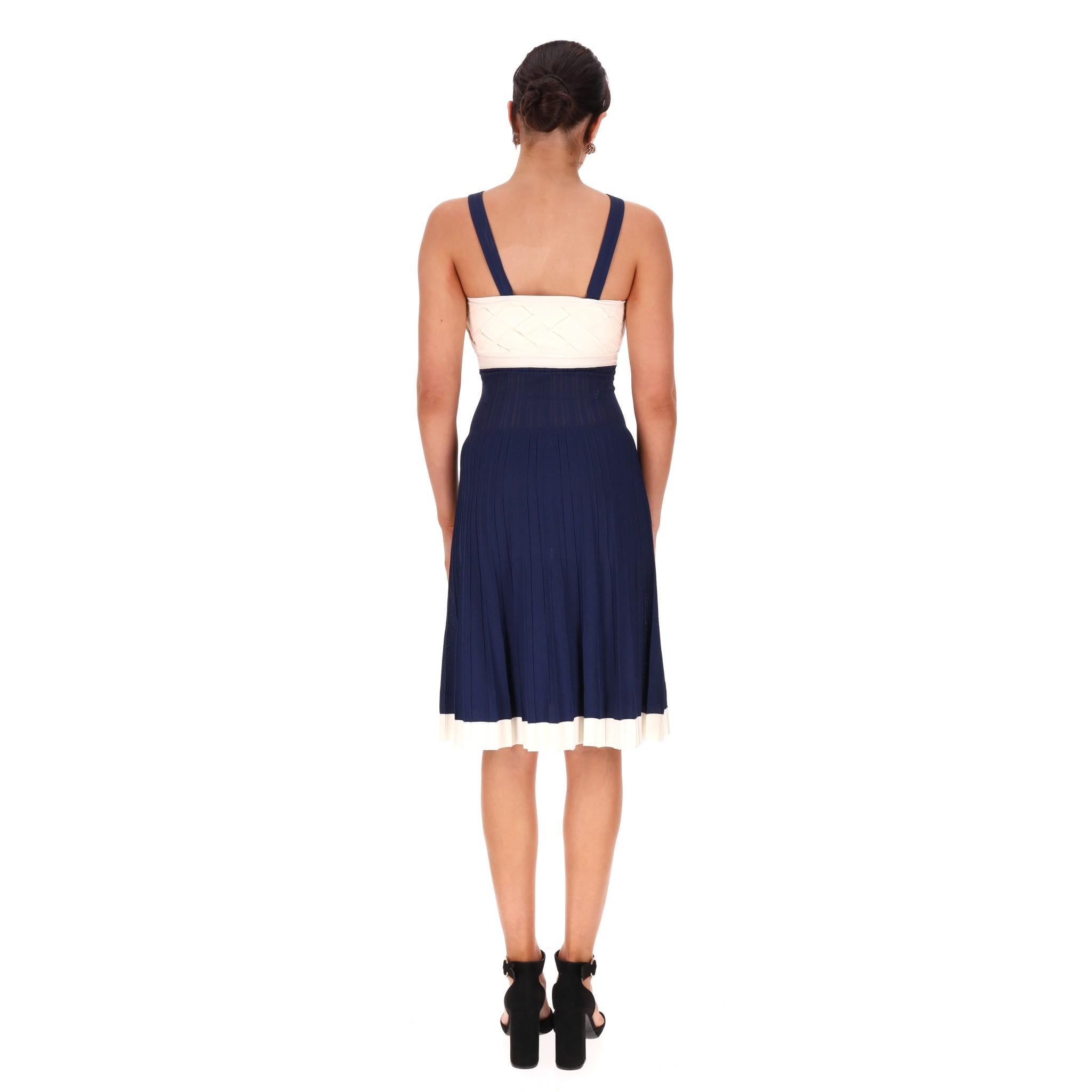 Donna Chanel - Vestito con aletta e cardigan con bolero in vendita