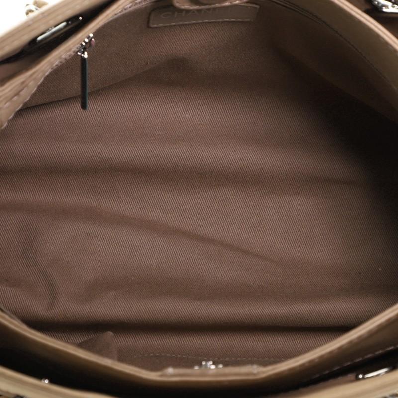Chanel Hamptons Einkaufstasche Gestepptes Kalbsleder Klein 3