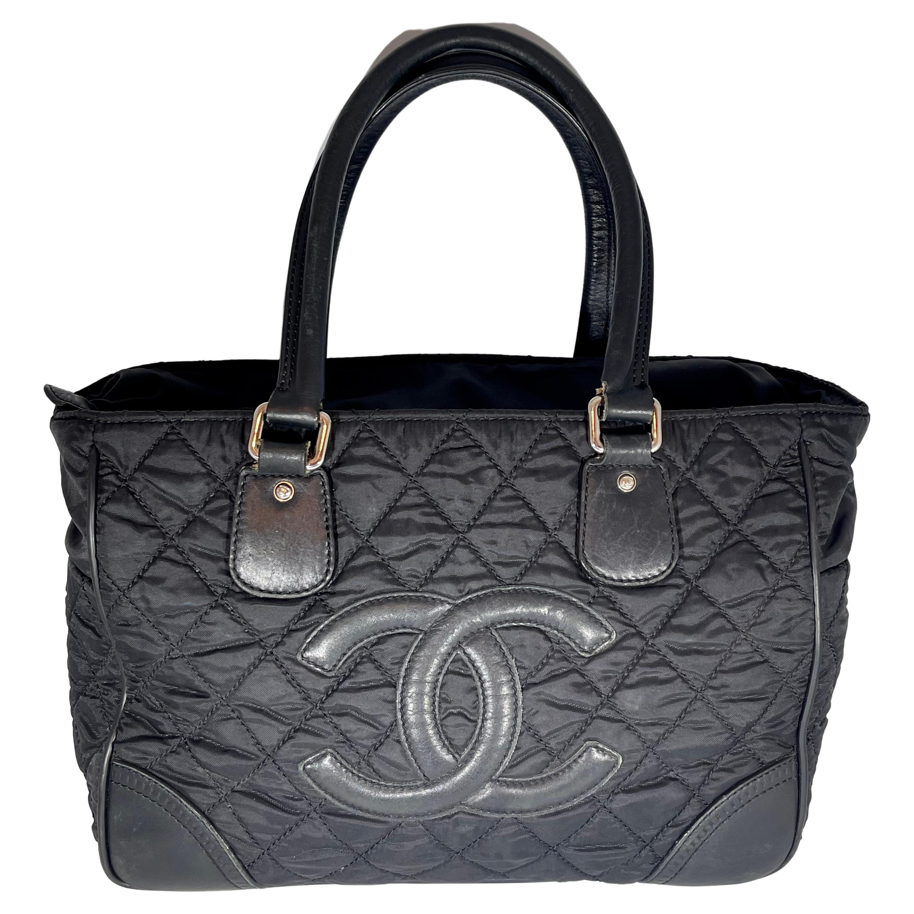 Lot - CHANEL QUILTED NYLON TRAVEL BAG