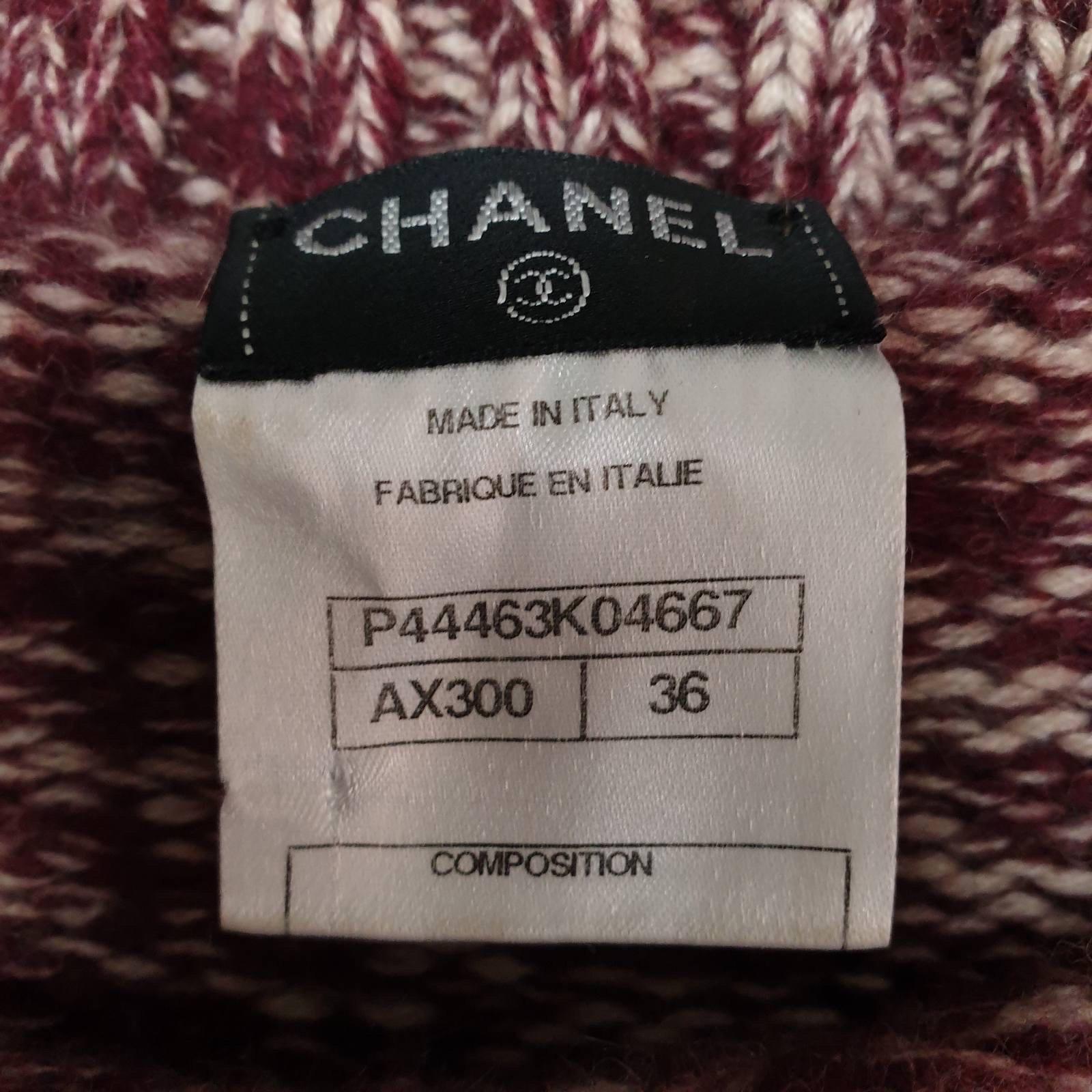 CHANEL Pull en cachemire tricoté à la main  Pour femmes en vente