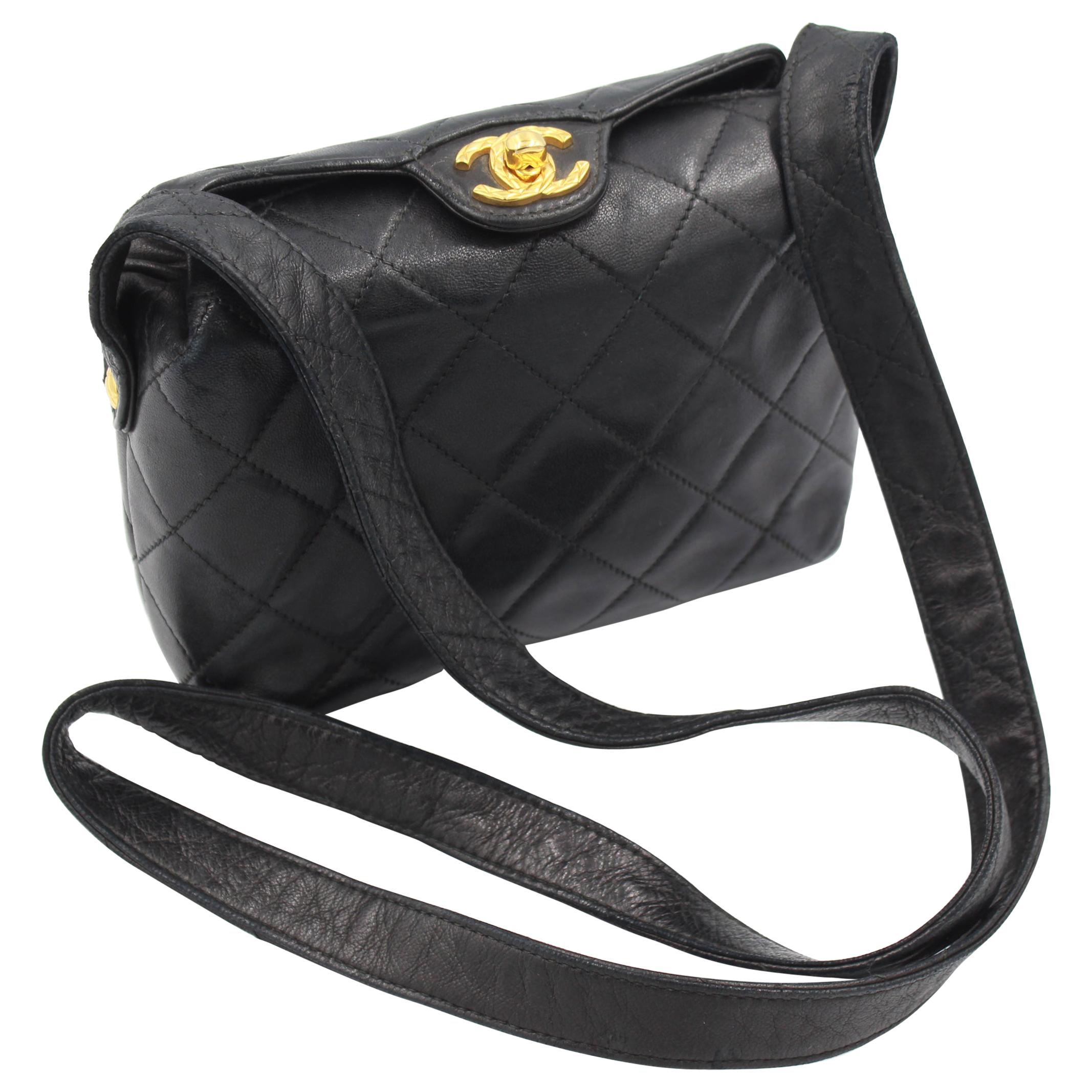 Chanel handbag in black lamb leather For Sale