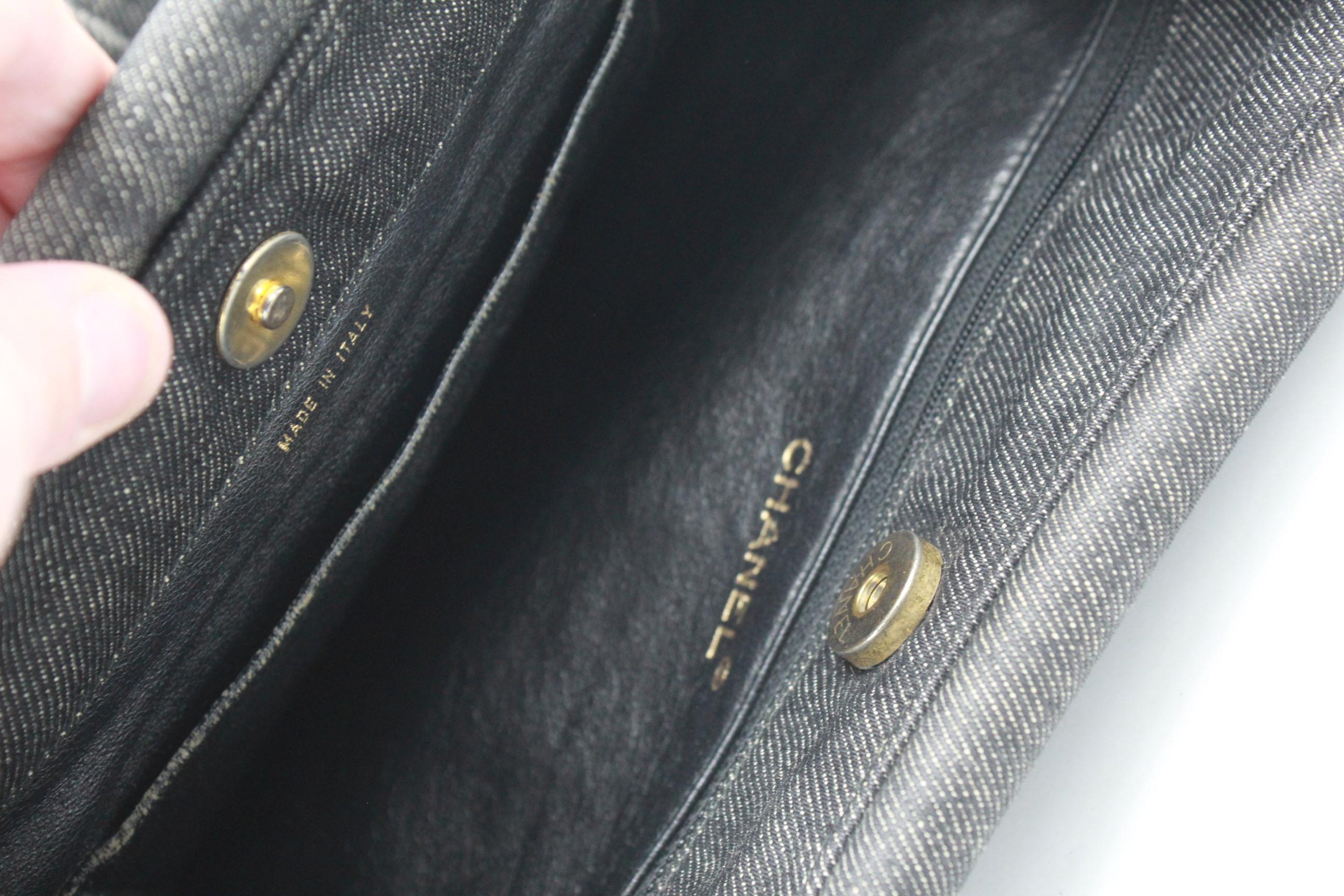 Women's Chanel handbag in grey denim For Sale
