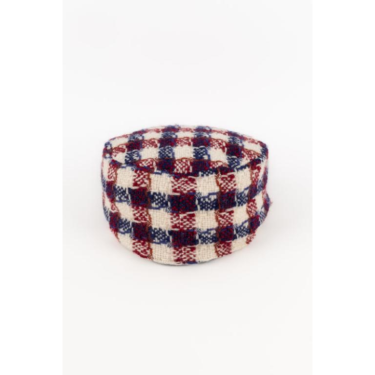 Chanel Hat/Cap in Blue and Red In Excellent Condition For Sale In SAINT-OUEN-SUR-SEINE, FR