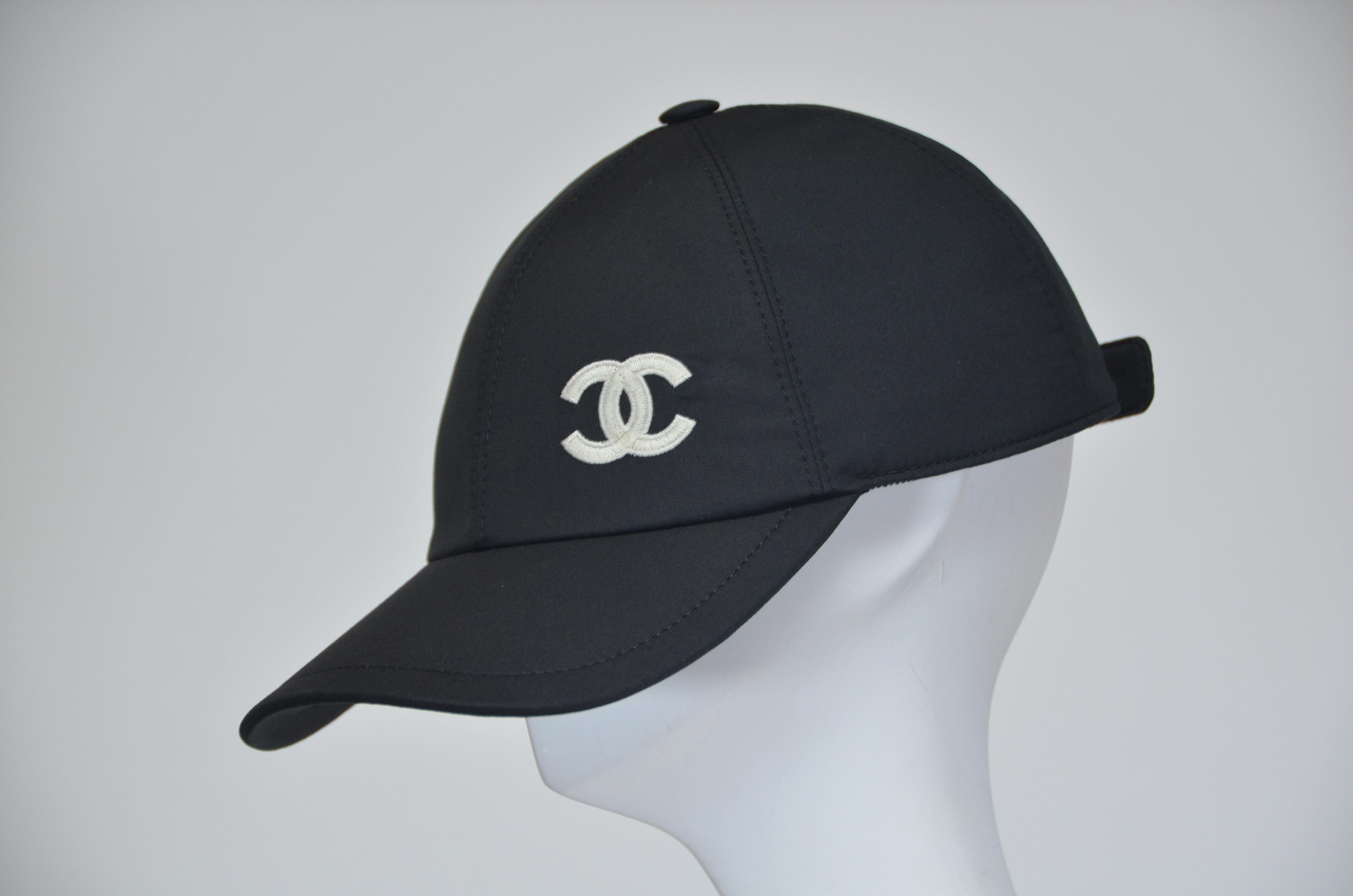 100% authentic guaranteed Chanel hat 
LAST ONE AVAILABLE FOR SALE.....
New with tags
Made in Italy
100% cotton 
ONE SIZE FITS ALL
FINAL SALE