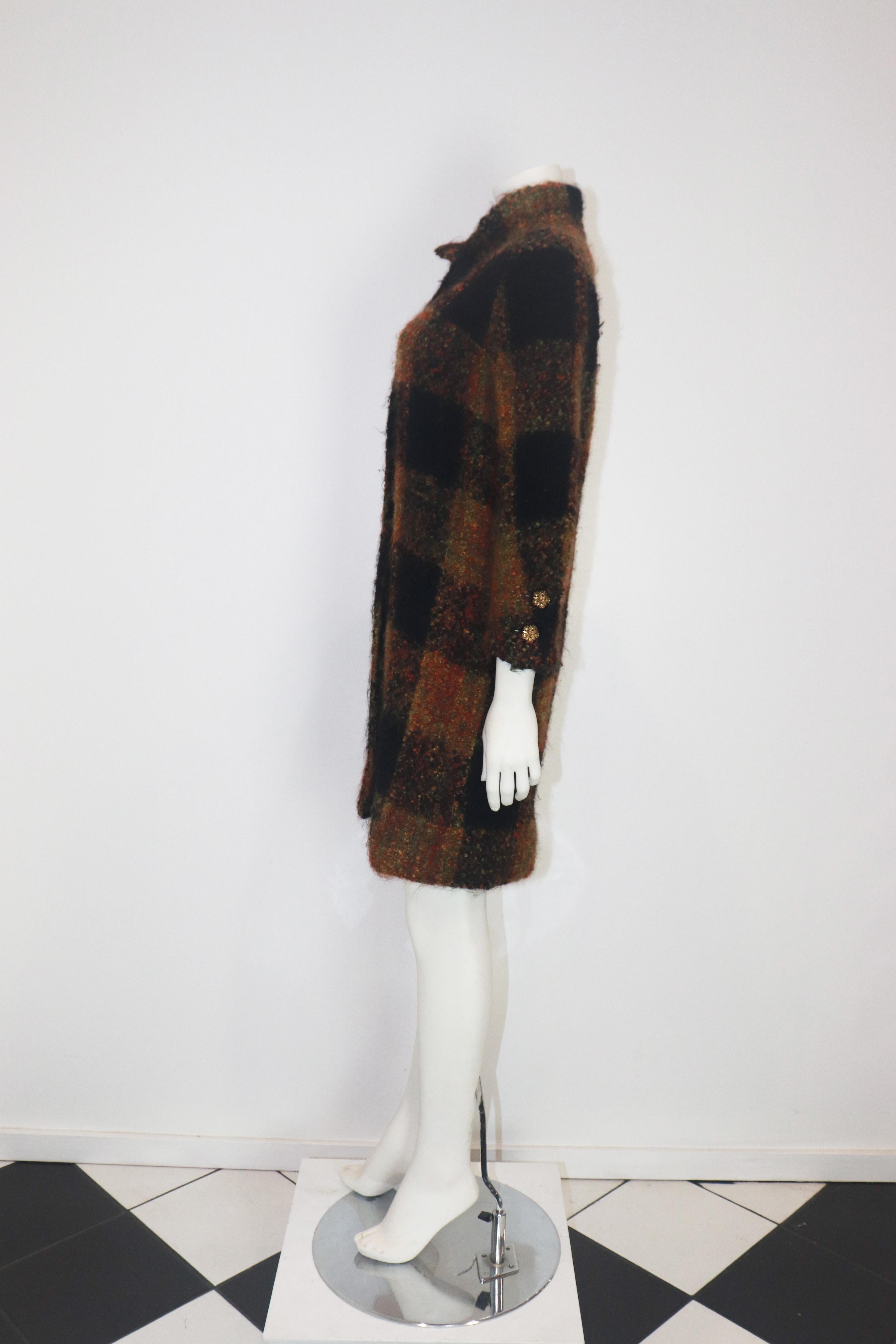 CHANEL HAUTE COUTURE 1960s Cappotto in bouclé a quadri nero e multicolore In condizioni ottime in vendita a Los Angeles, CA