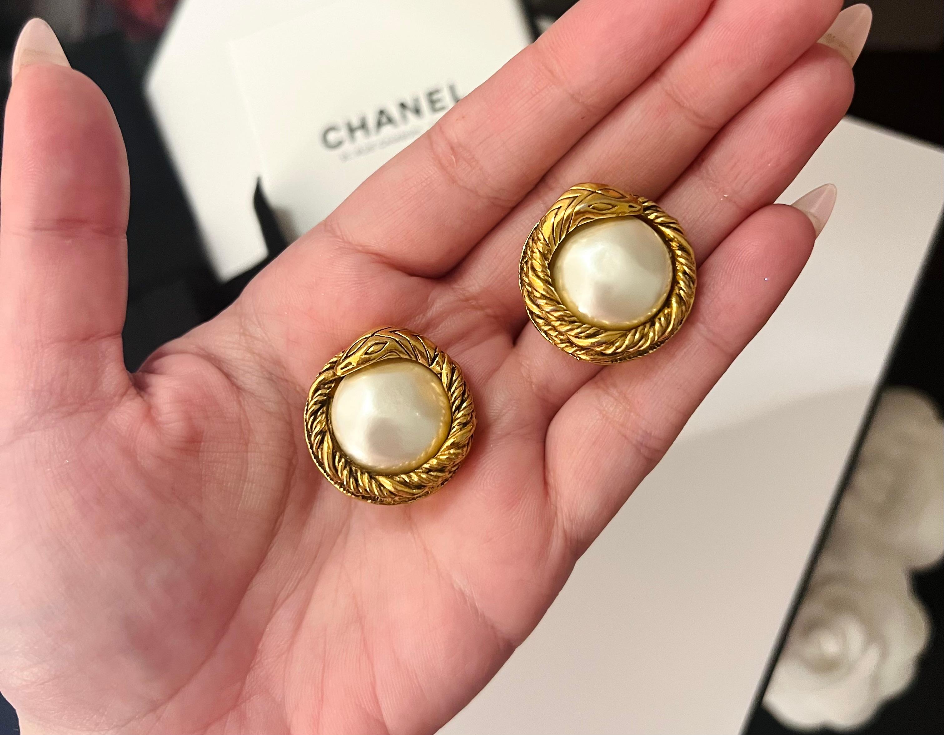 Women's Chanel haute couture 1970’s snake clip on earrings  For Sale