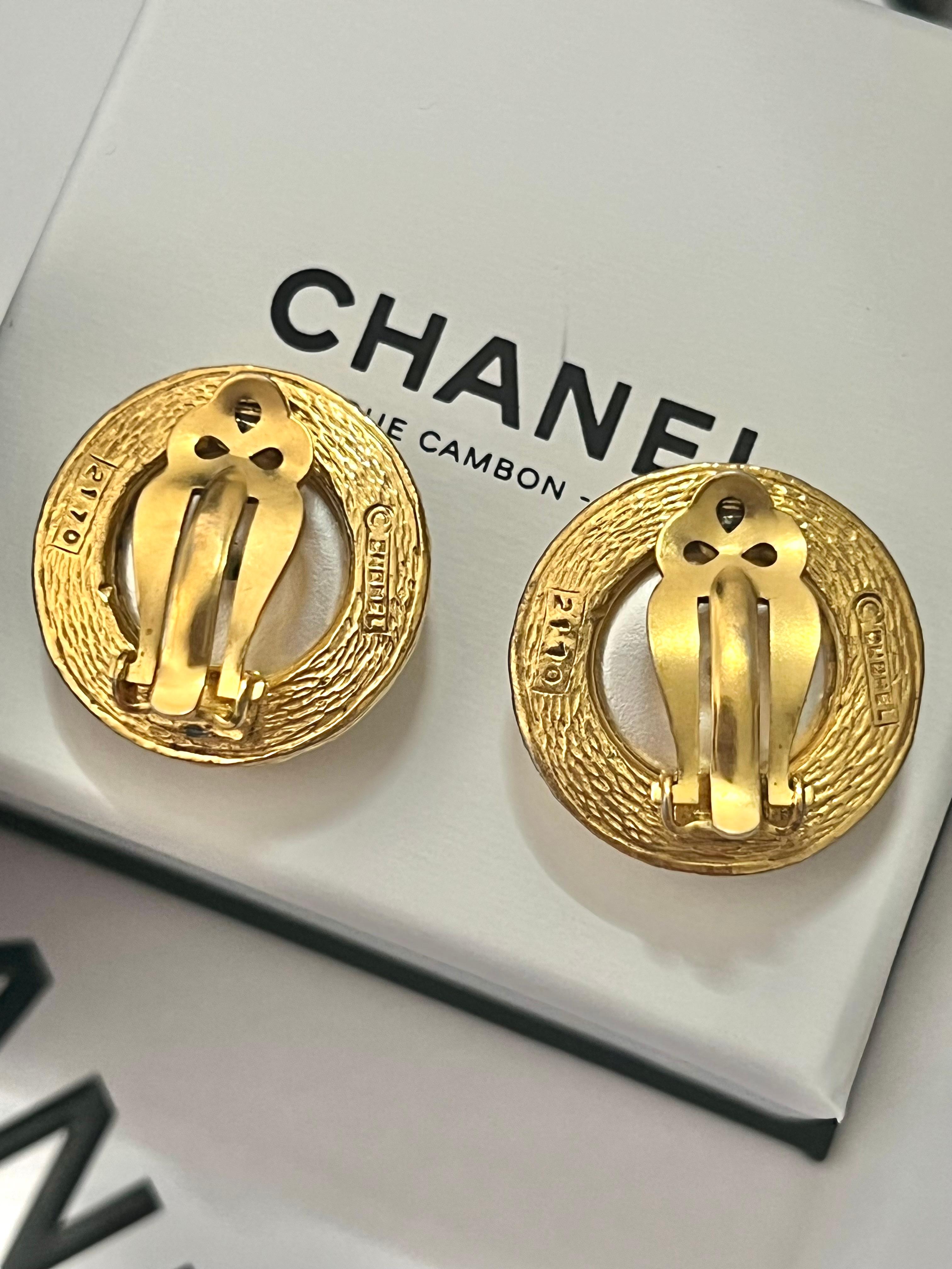 Chanel haute couture 1970’s snake clip on earrings  For Sale 1