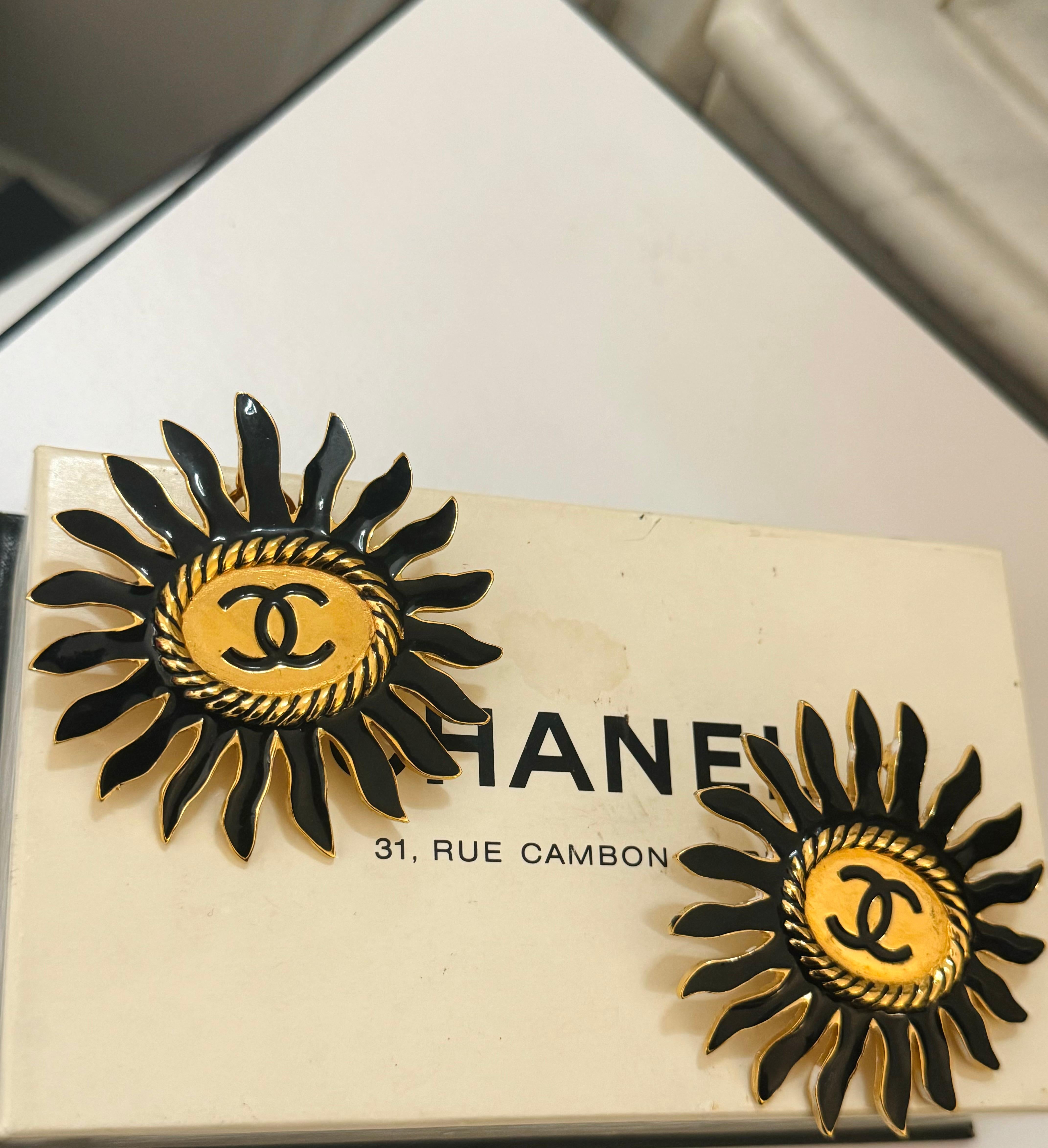 Chanel Haute Couture 1980’s sun clip on earrings  For Sale 1