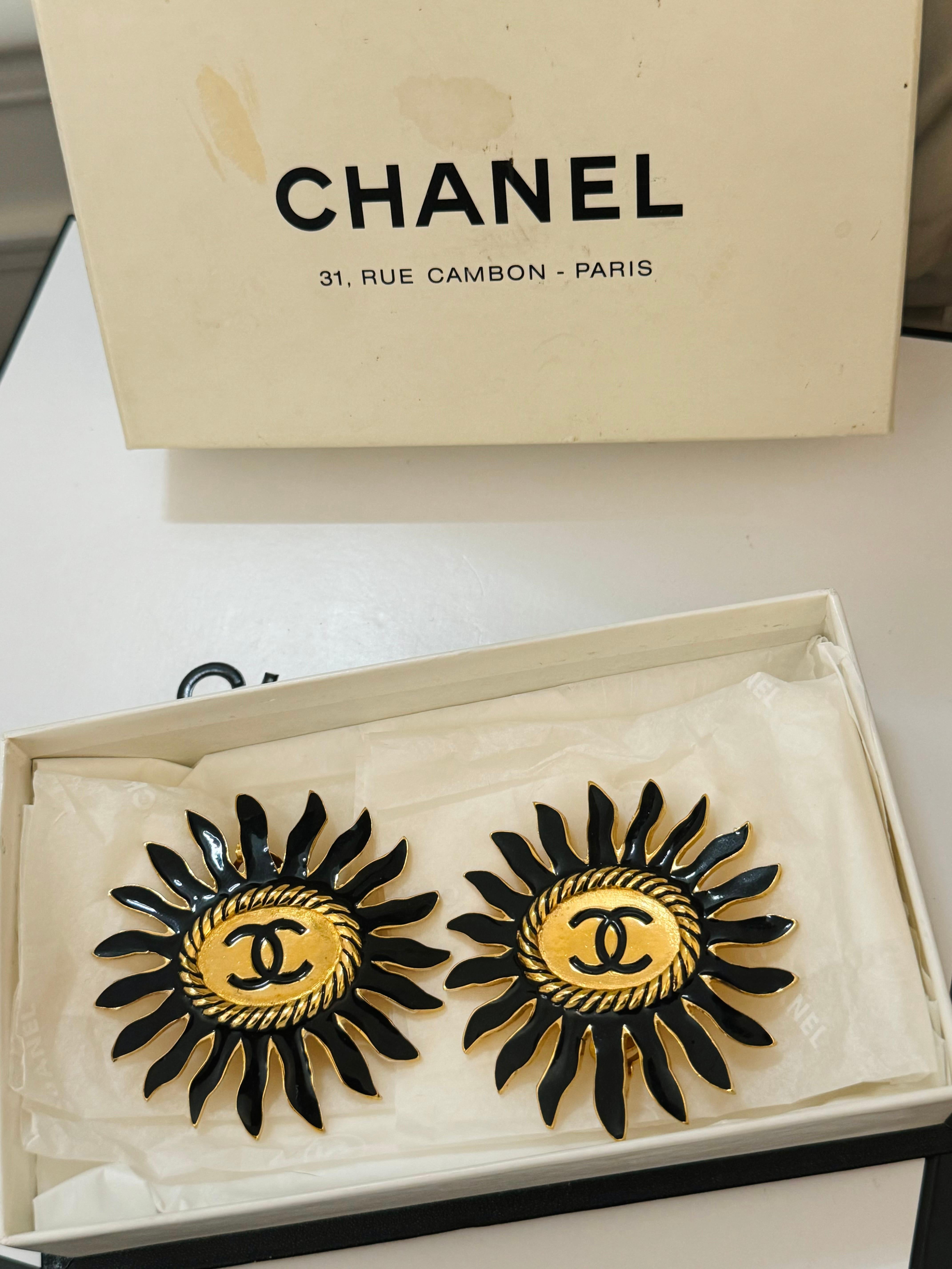 Chanel Haute Couture 1980’s sun clip on earrings  For Sale 3