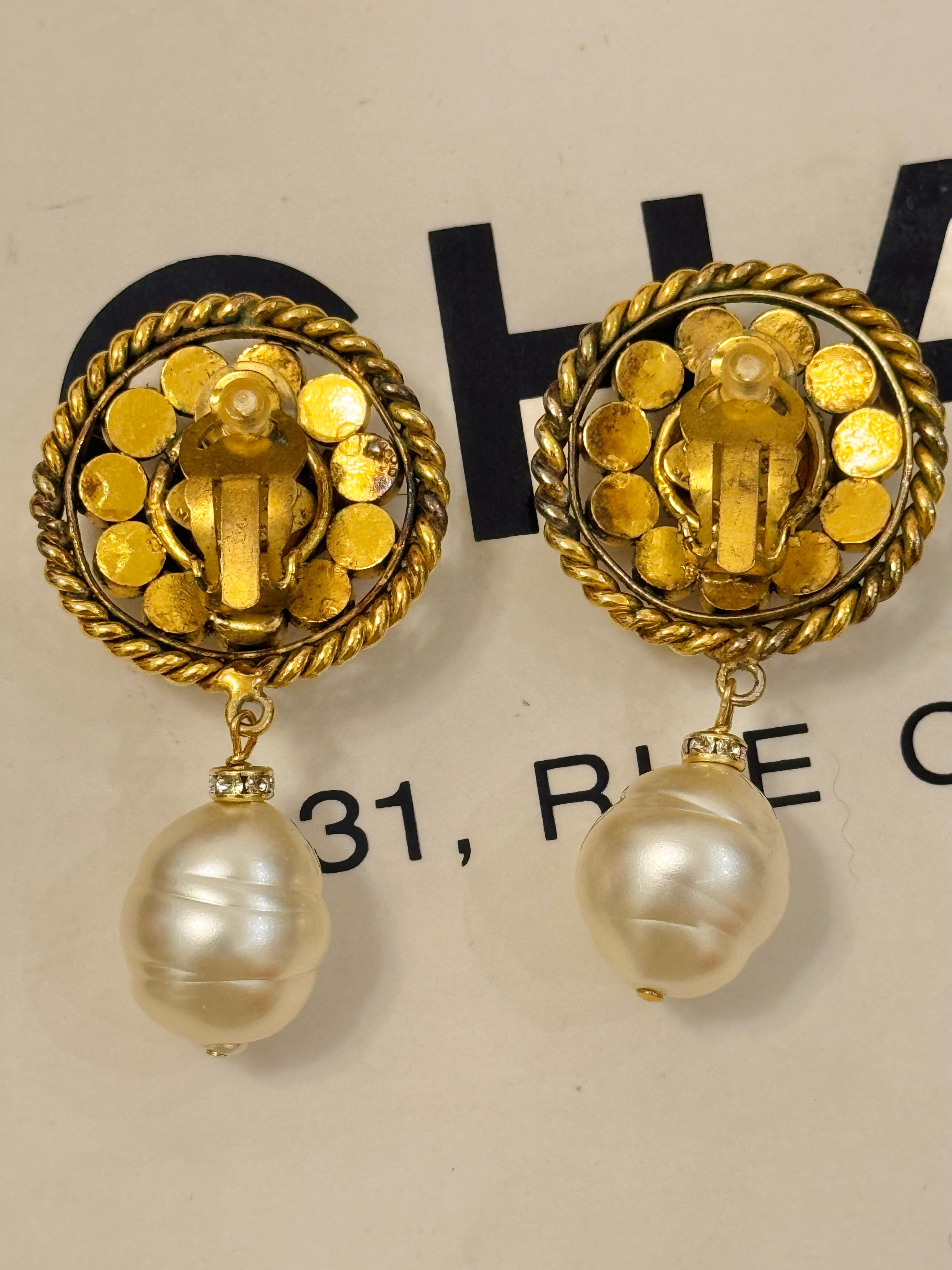 Chanel Haute Couture 1986 Boucles d'oreilles à clip Gripoix Bon état - En vente à PARIS, FR